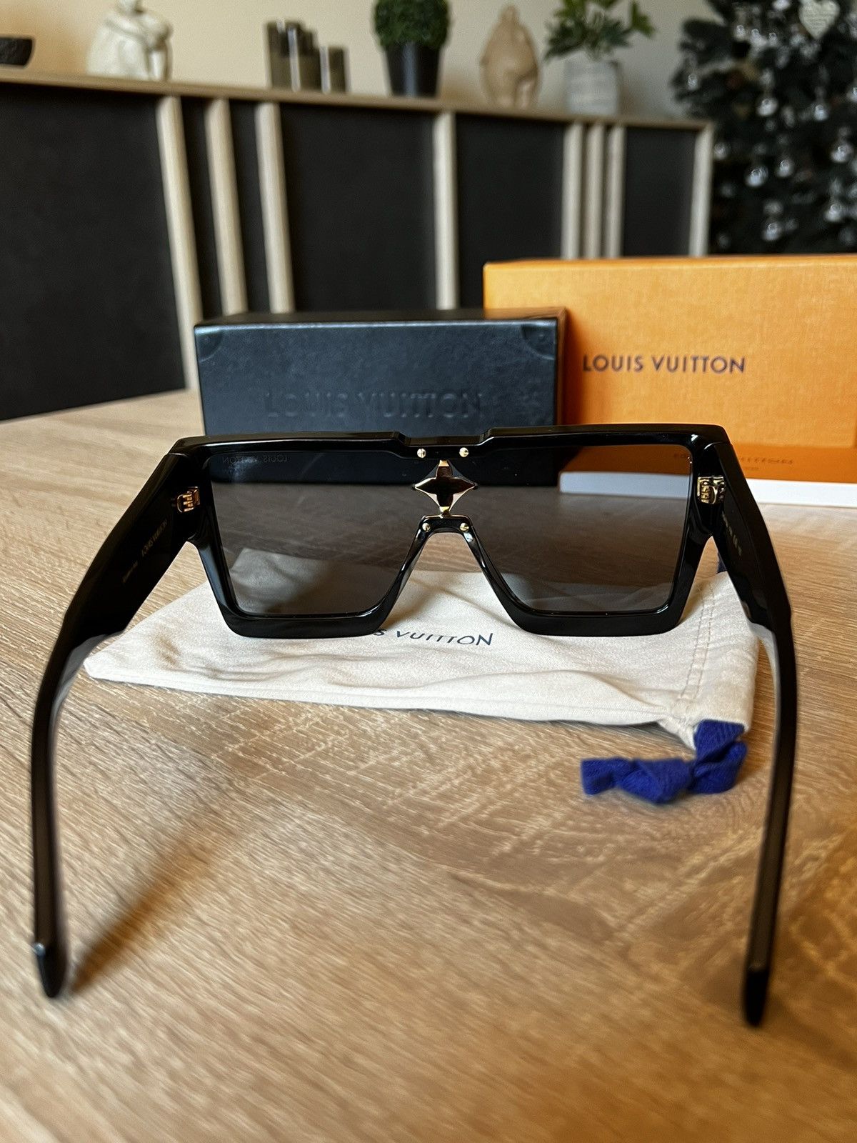 Louis Vuitton Cyclone Sunglasses Louis Vuitton. Size ONE SIZE - 2 Thumbnail