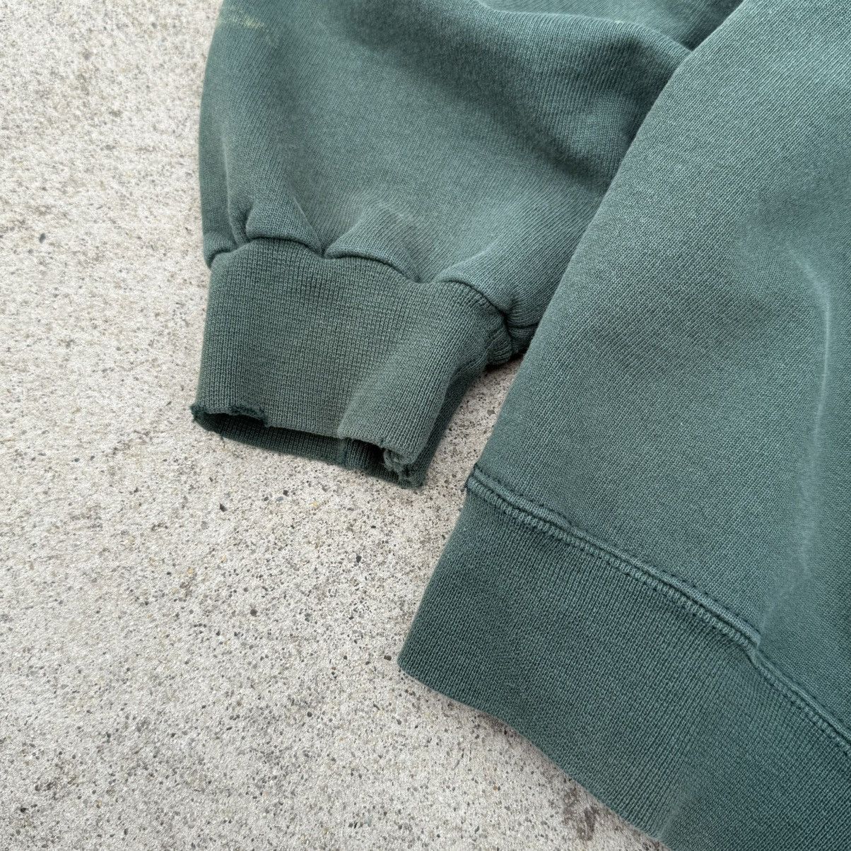 Champion Vintage 00’s Champion Embroidered Thrashed Faded Sweatshirt Size US L / EU 52-54 / 3 - 5 Thumbnail