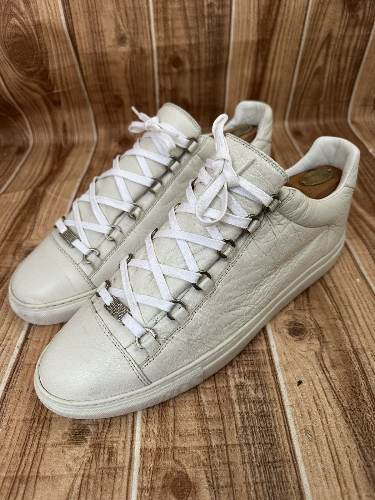 Balenciaga Balenciaga Arena Cracked White Leather Lowtop Sneaks Size US 13 / EU 46 - 1 Thumbnail