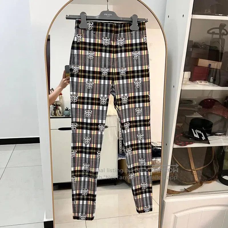 Other Burberry Multicolored Printed Women's Casual Pants. Size 22" - 1 Thumbnail