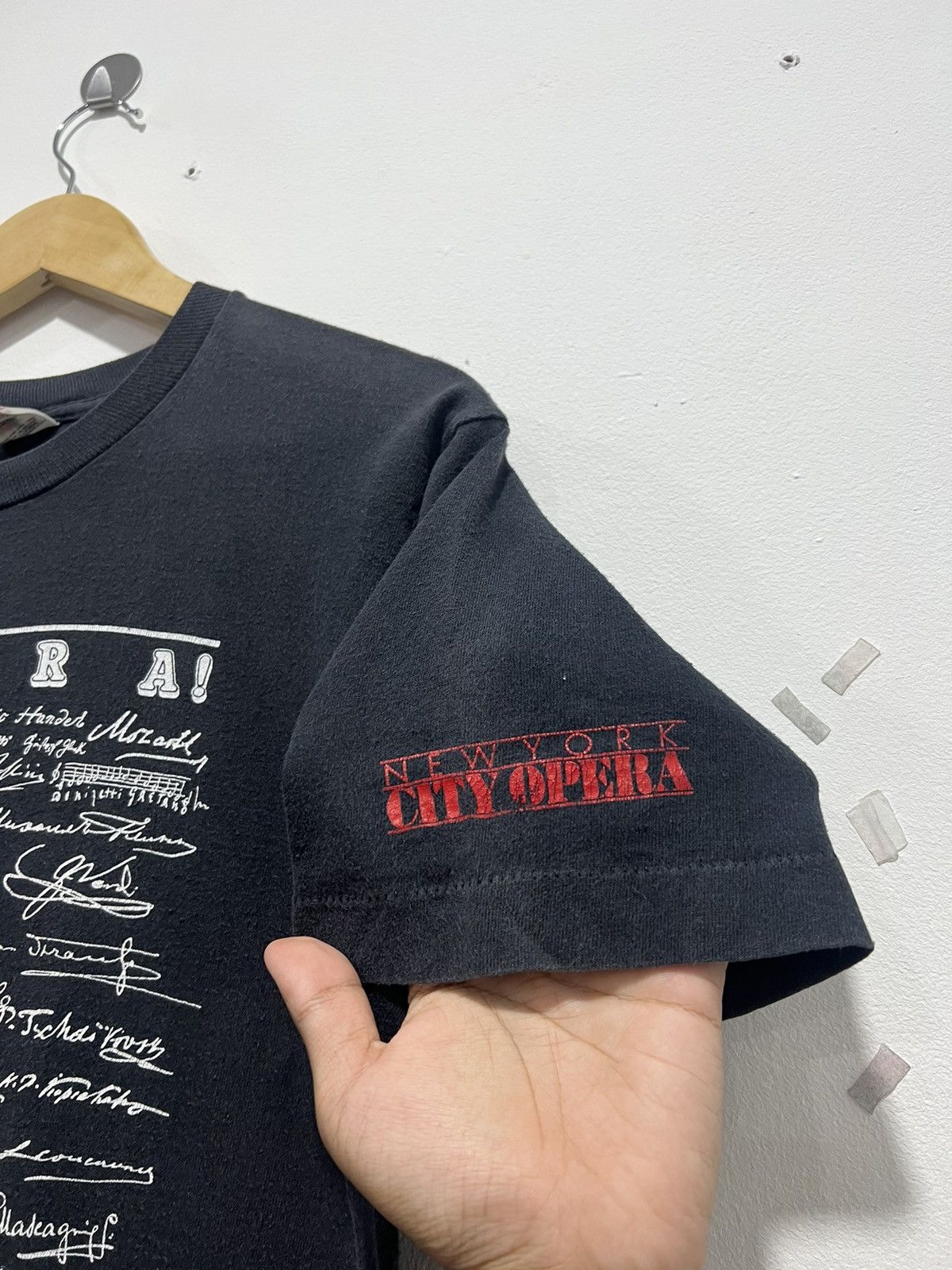 Vintage Vintage 80’s Famous Opera List Tshirt Size US M / EU 48-50 / 2 - 5 Thumbnail