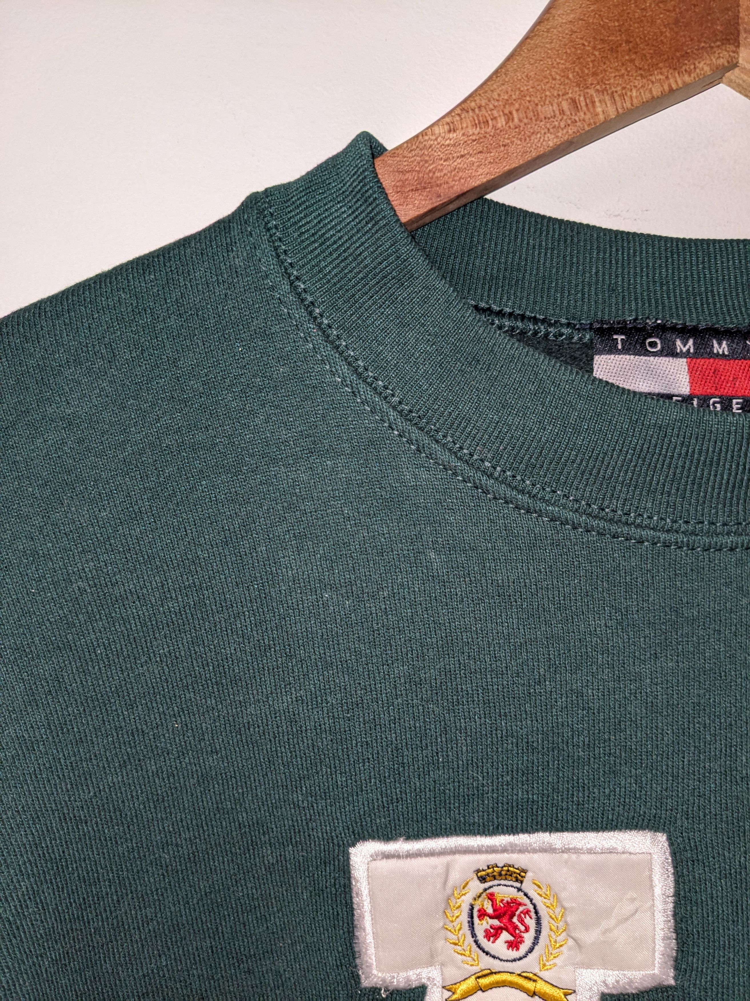Tommy Hilfiger Vintage 90s Tommy Hilfiger Logo Large Cropped Sweatshirt Size L / US 10 / IT 46 - 5 Thumbnail