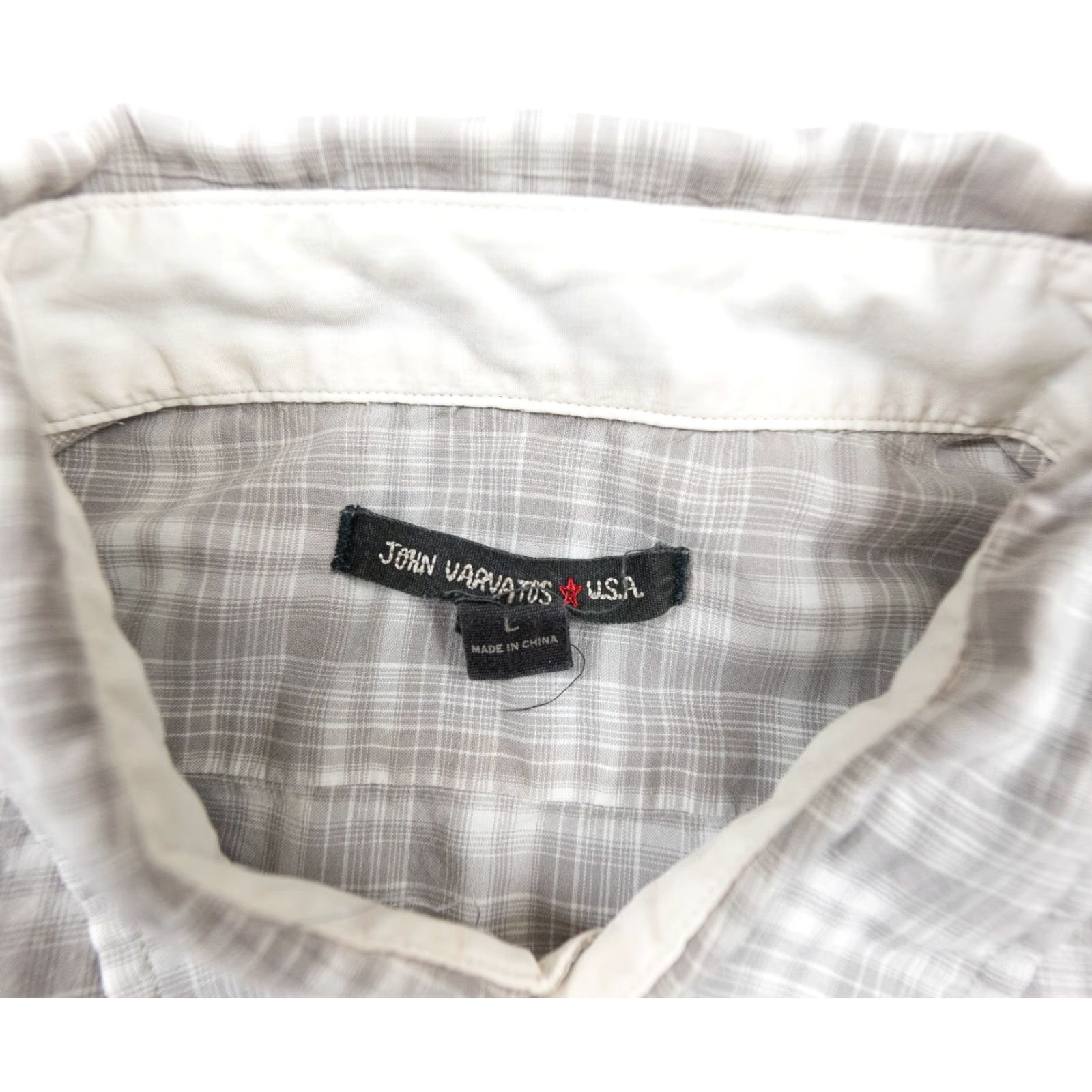 John Varvatos VINTAGE John Varvatos Men’s Button-Down Shirt Large Gray Long Sleeve Collared Cotton Country/Region of Manufacture: China (remove non-title) Size US L / EU 52-54 / 3 - 6 Thumbnail