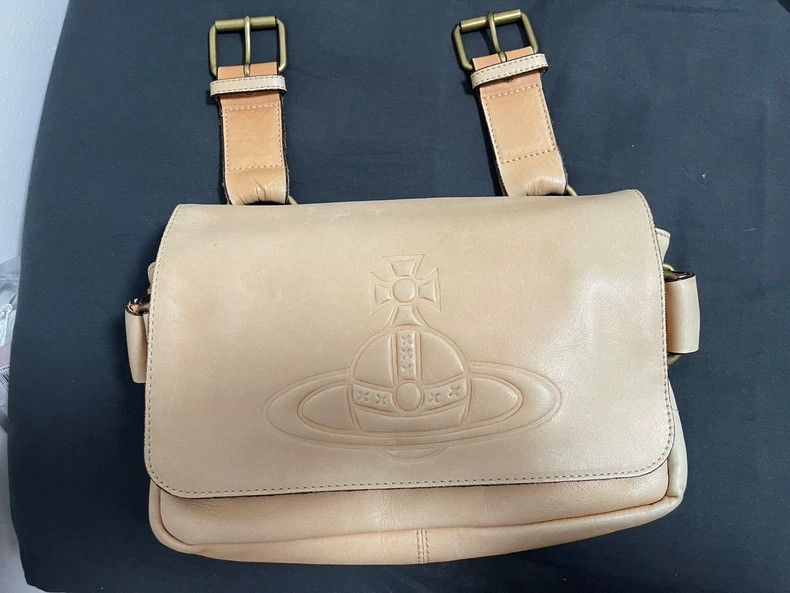 Vivienne Westwood size os Big logo leather shoulder bag