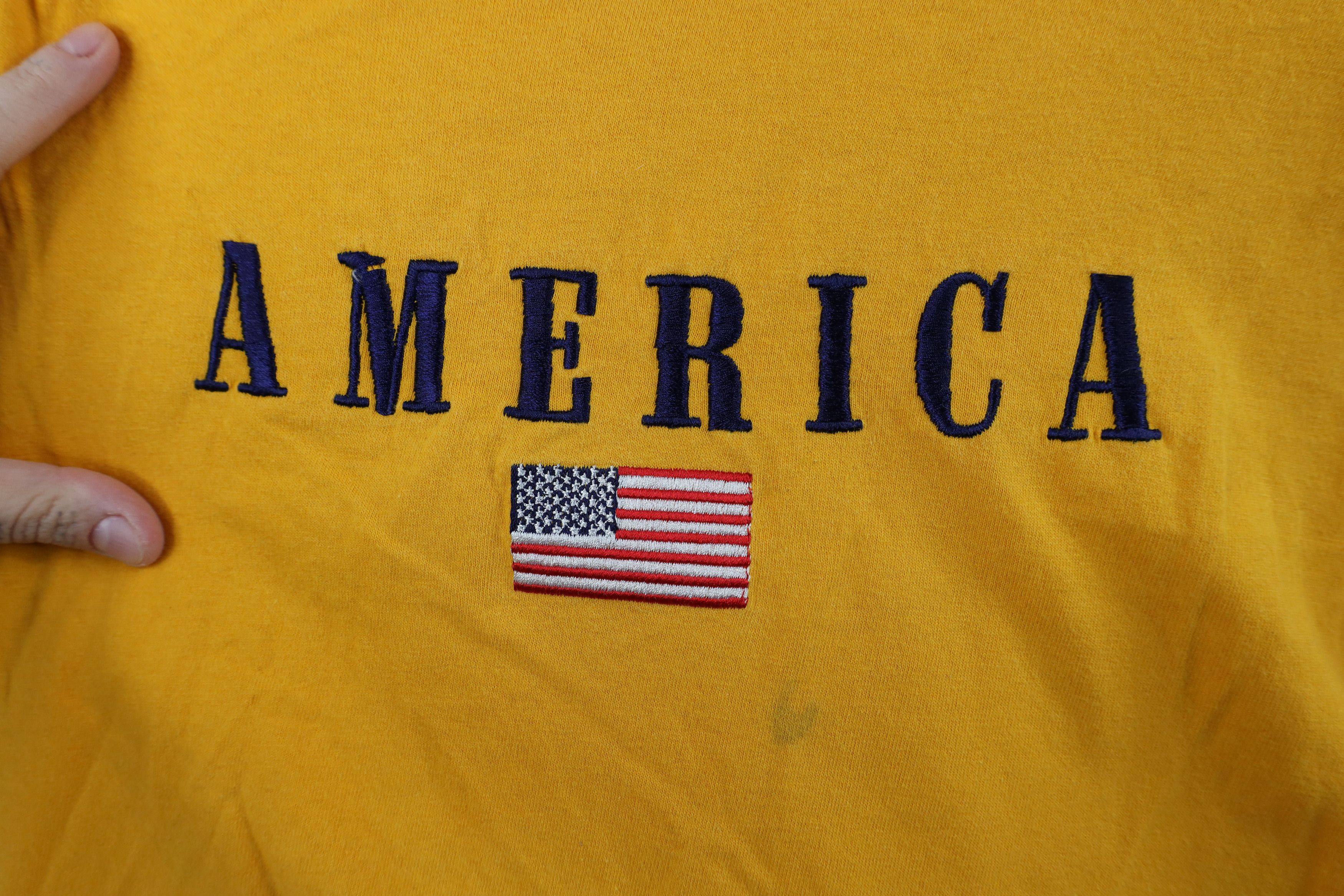 Vintage Vintage 90s Y2K Streetwear Spell America USA Flag T-Shirt Size US L / EU 52-54 / 3 - 4 Thumbnail