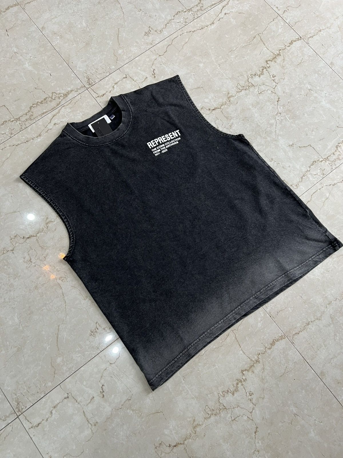 Other Vintage Faded Sleeveless Tees Size US L / EU 52-54 / 3 - 3 Thumbnail