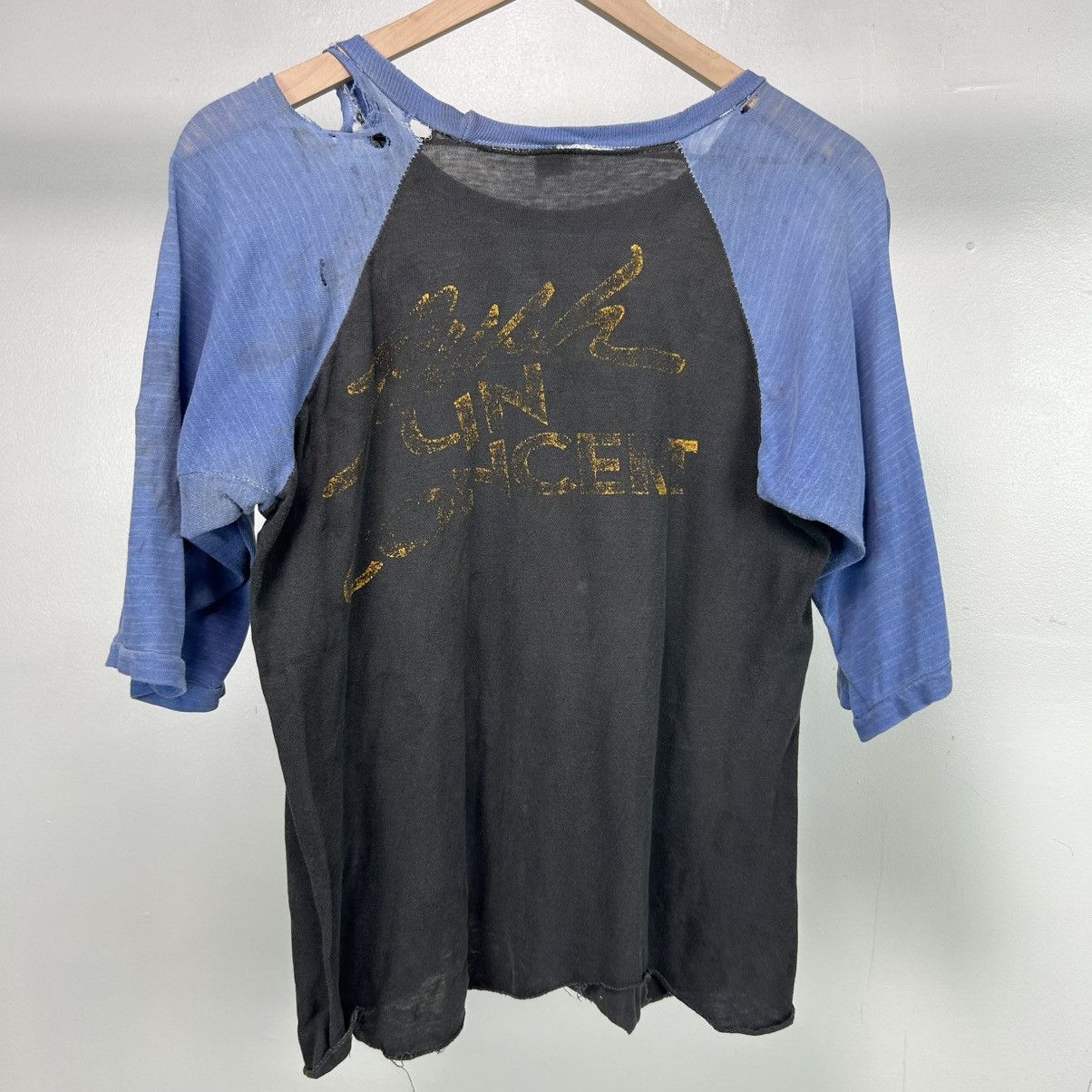 Vintage Vintage 80s Rush Signals tour distressed band raglan t shirt Size US S / EU 44-46 / 1 - 2 Thumbnail