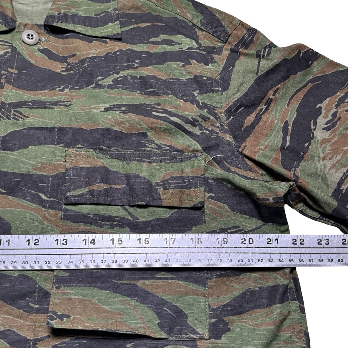 Vintage VTG Tiger Stripe Jungle Camo Coat Army Field Jacket Sz M Size US M / EU 48-50 / 2 - 4 Thumbnail