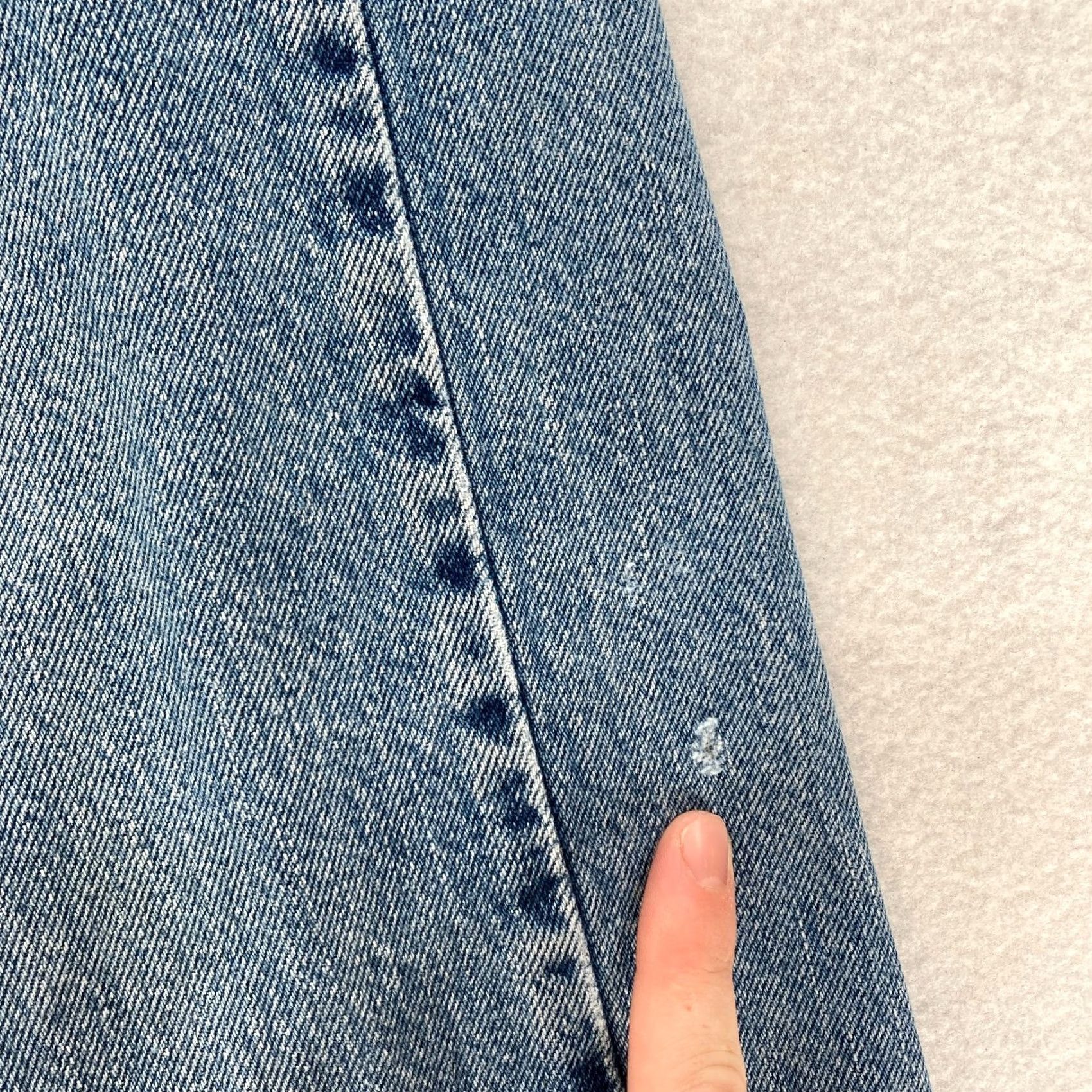 Levi's Vintage Levi's 505 Jeans Mens 36x30 Straight Denim Blue Medium Wash 2002 Y2K Levi's 500 Series 5-Pocket Design Regular Rise Mens Jeans Size US 36 / EU 52 - 4 Thumbnail