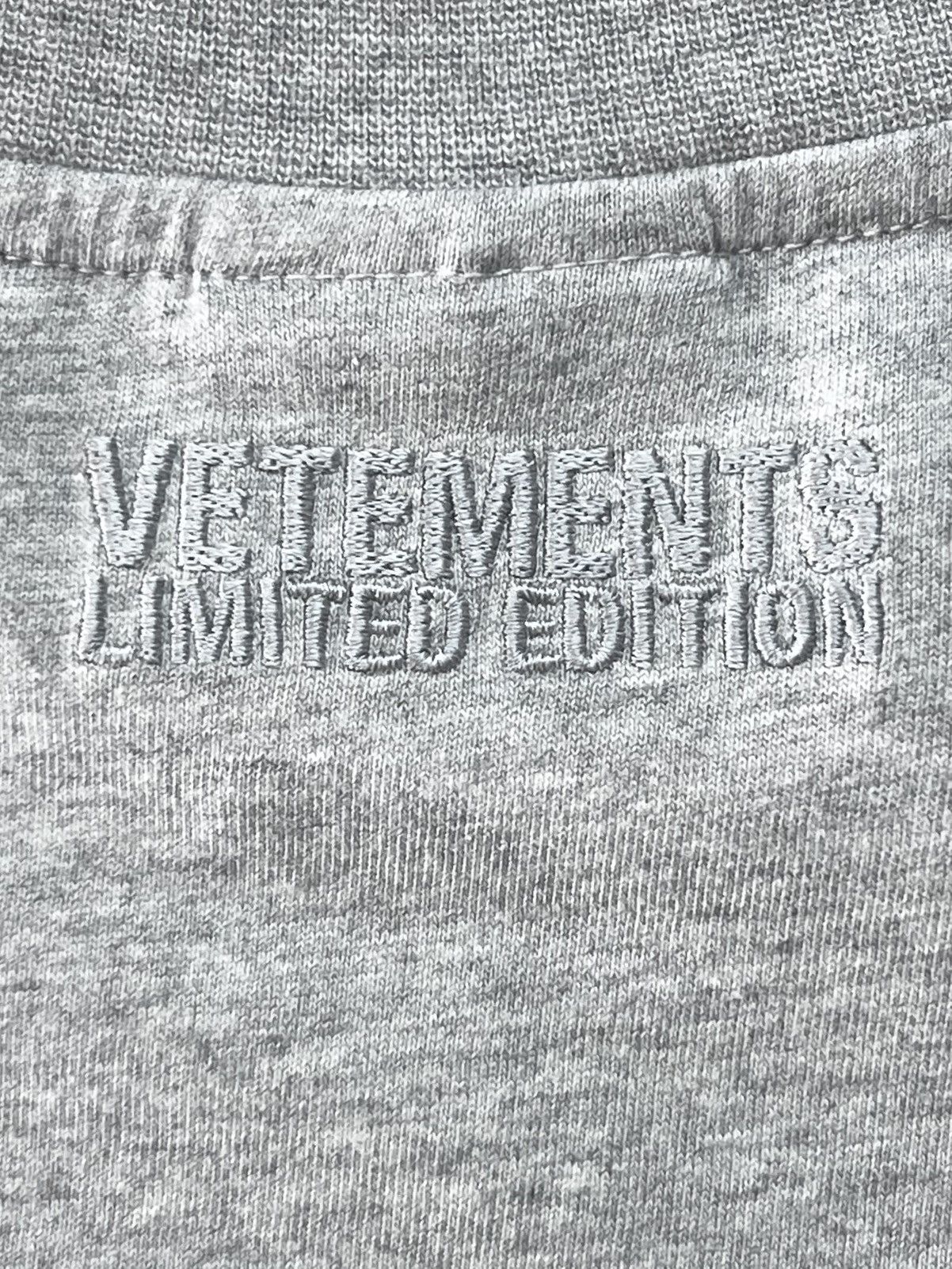 Vetements ❤️‍🔥 2018 I LIKE LONG WALKS - LONELY HEARTS / WANT TO DATE ME? Size US L / EU 52-54 / 3 - 14 Thumbnail