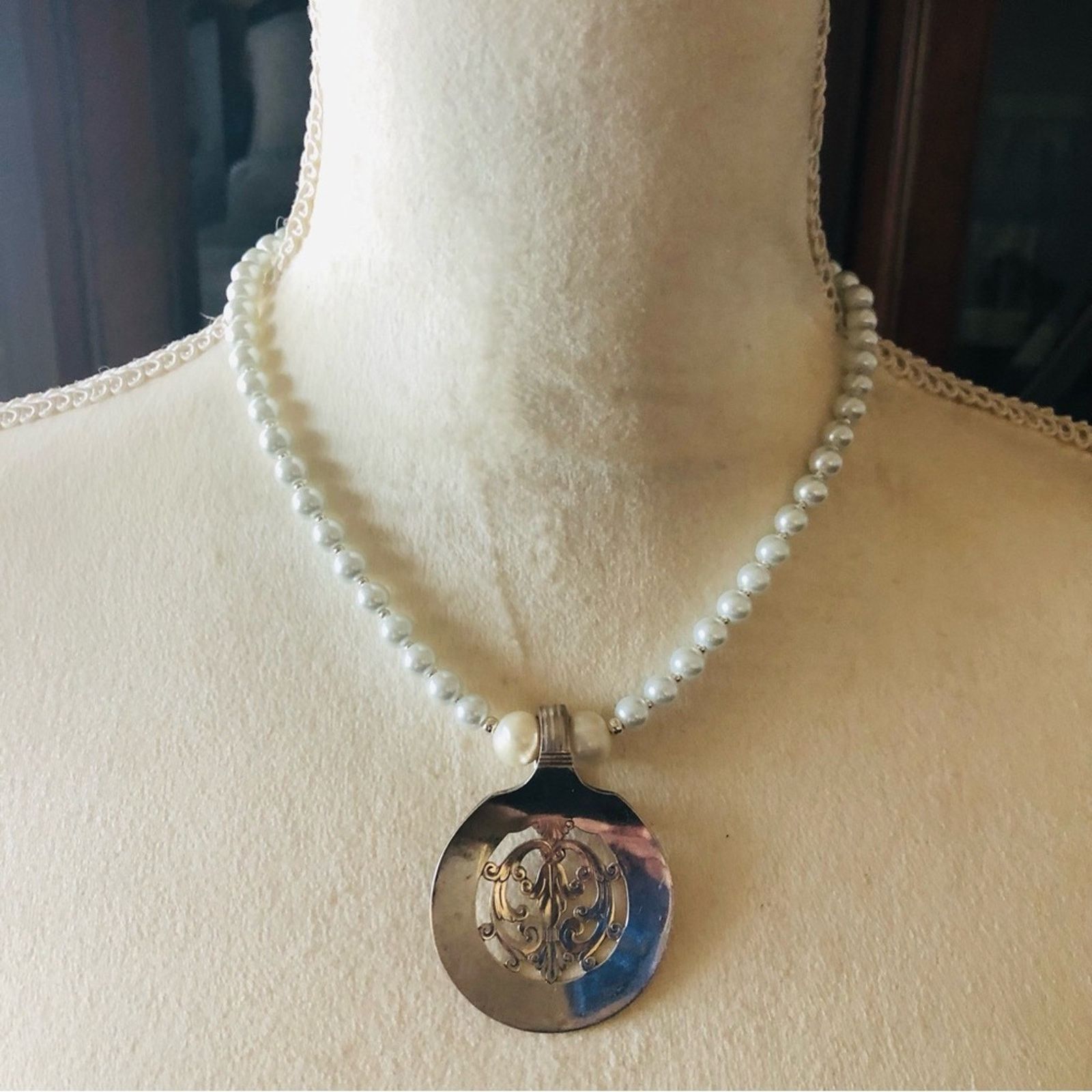 Handmade Handcrafted repurpose vintage Oneida bon bon Pearl necklace Size ONE SIZE - 3 Thumbnail