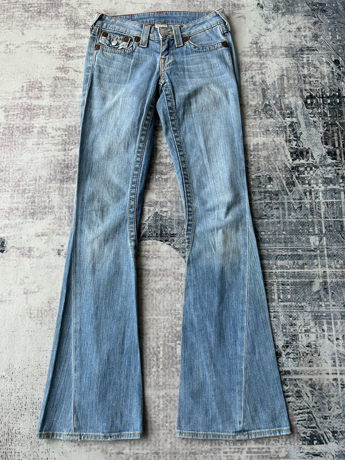 True Religion Flared True Religion Embroidery Jeans Size 27" / US 4 / IT 40 - 2 Thumbnail