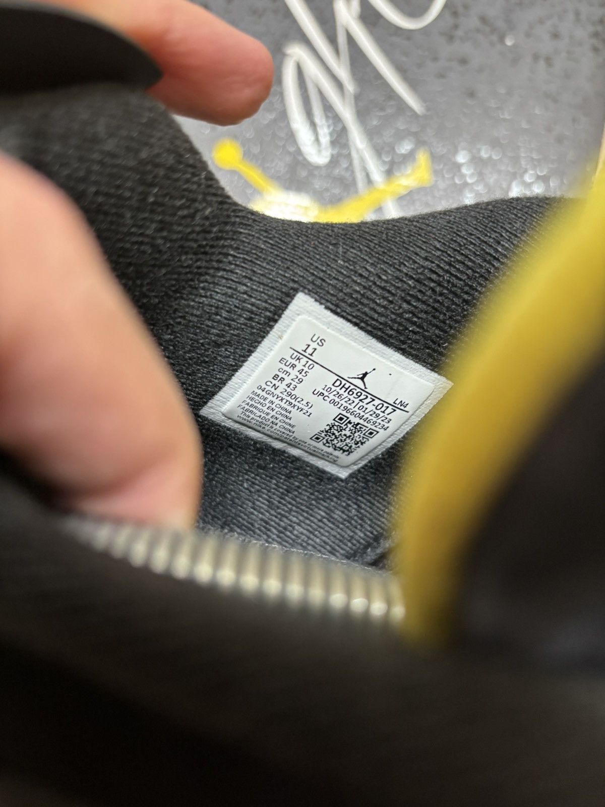 Jordan Brand Jordan 4 yellow thunder Size US 11 / EU 44 - 10 Thumbnail