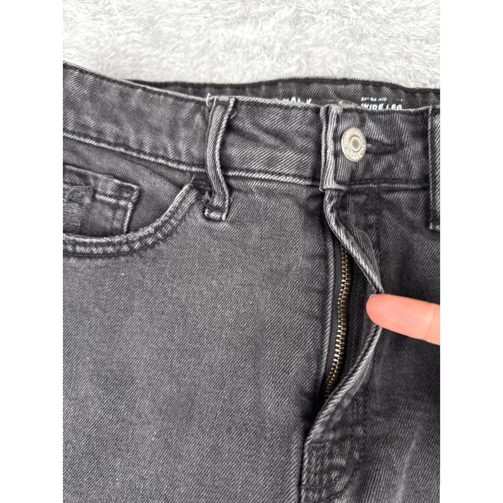 Old Navy Old Navy Wide Leg High Rise Distressed Jeans Womens 4 Black Denim 26x29 Size 27" / US 4 / IT 40 - 5 Thumbnail