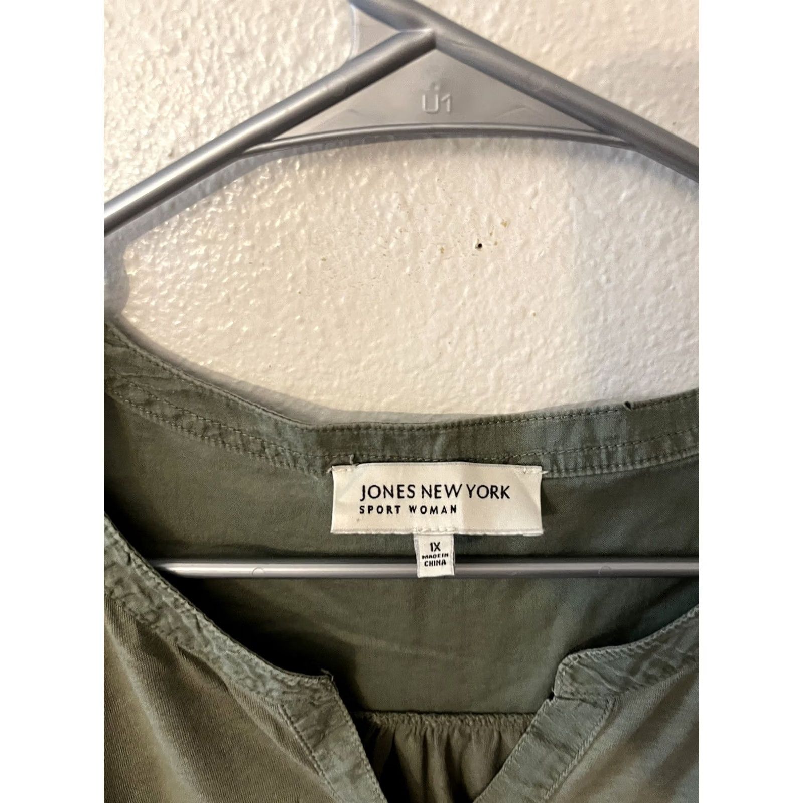 Jones New York Jones New York Henley Top Womens 1X Long Sleeve Button Chest Pockets Green Blouse Size XL / US 12-14 / IT 48-50 - 3 Thumbnail