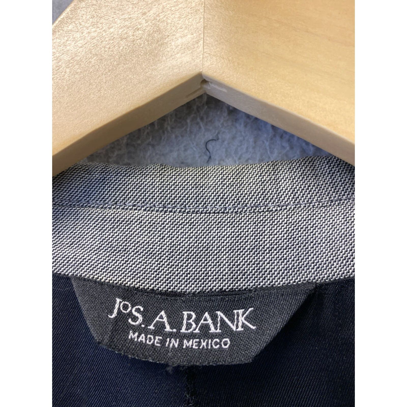 Vintage Jos A Bank Gray Blazer Men 41 L Wool Pincord Tuxedo Style Single-Breasted 2-Button Notch Lining Polyester Dry Clean Only Vintage No All Occasion Mens Size 42R - 6 Thumbnail
