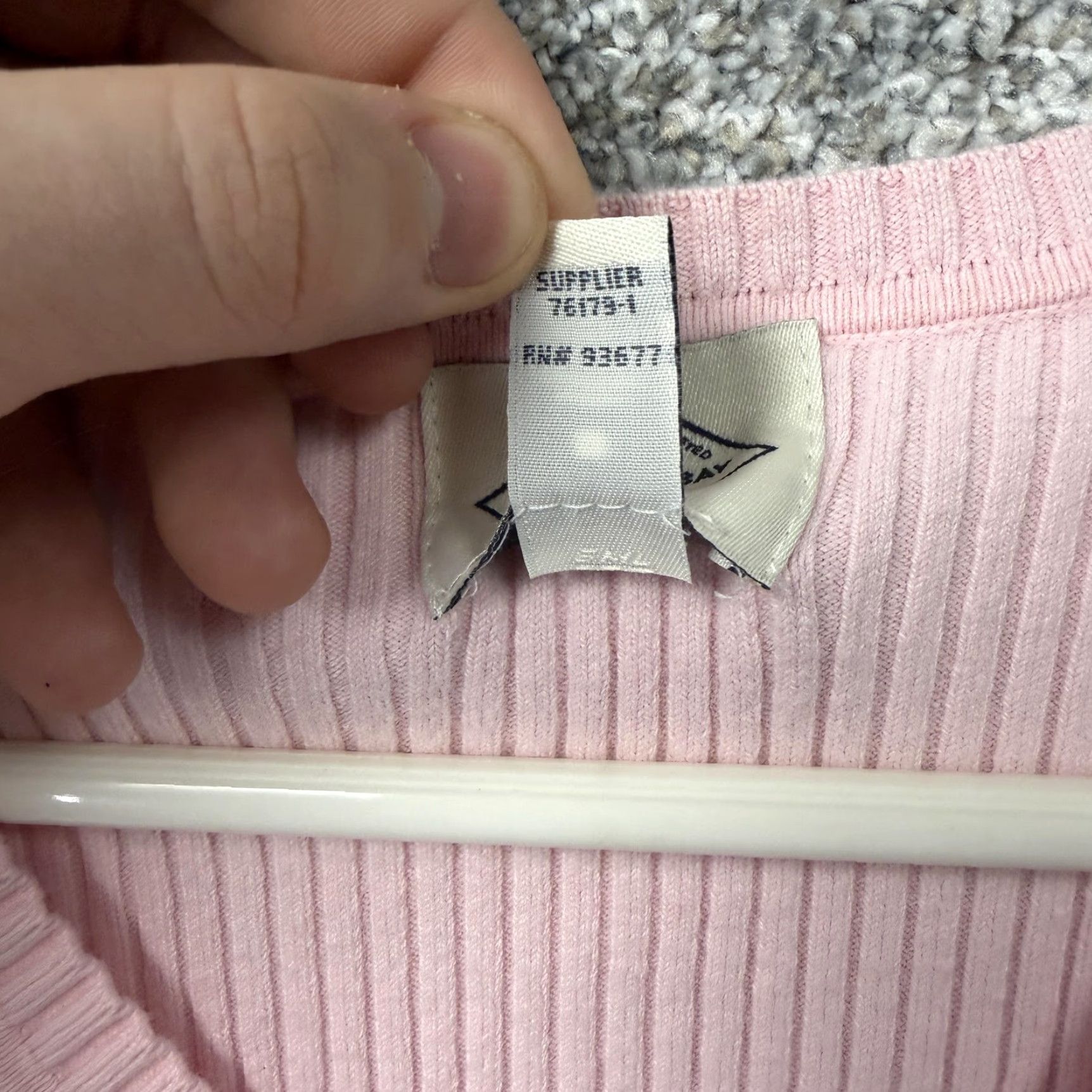 Vintage VINTAGE St. John's Bay Sweater Women M Pink Solid Knit Slim Fit V-Neck Long Sleeve Spring Casual Preppy Office Core Size M / US 6-8 / IT 42-44 - 6 Thumbnail