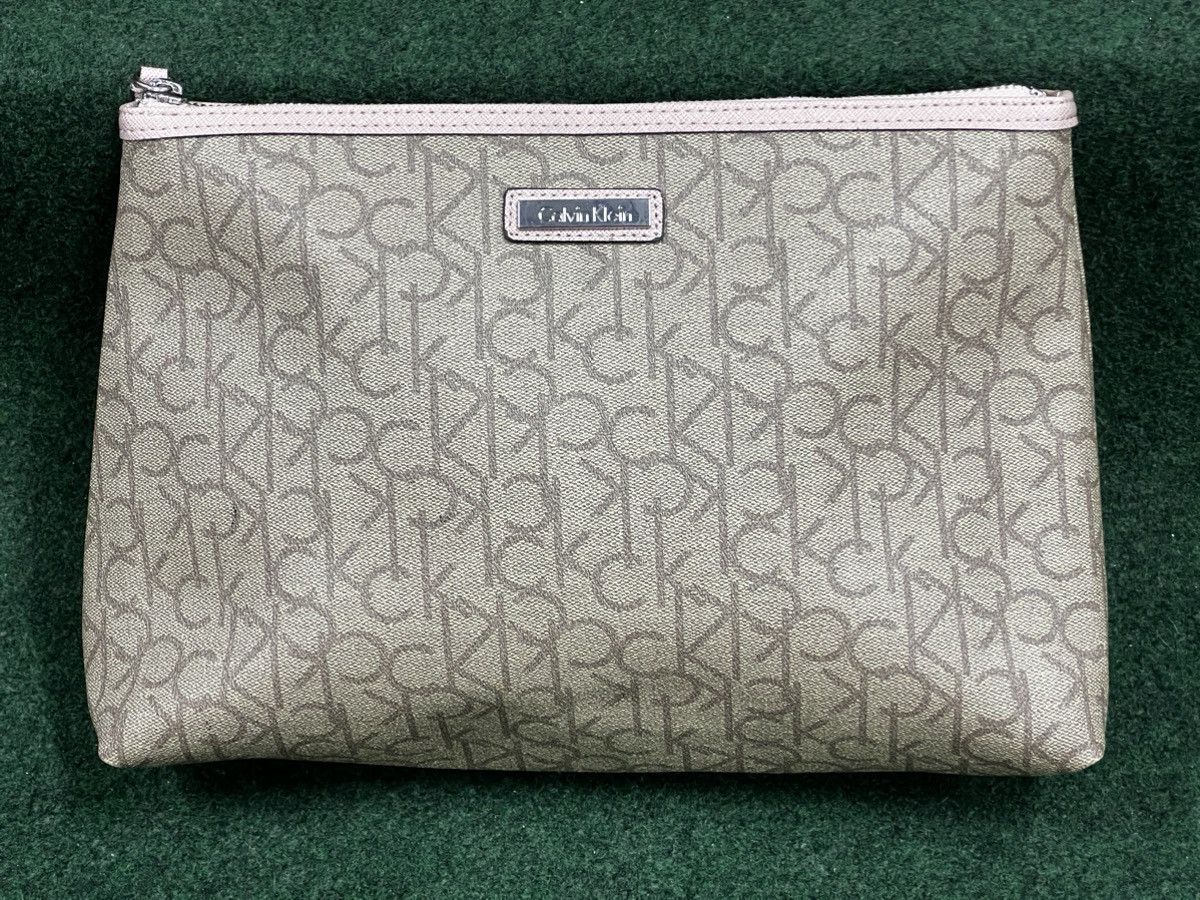 Calvin Klein Calvin Klein Monogram Large Handbag Size ONE SIZE - 1 Thumbnail