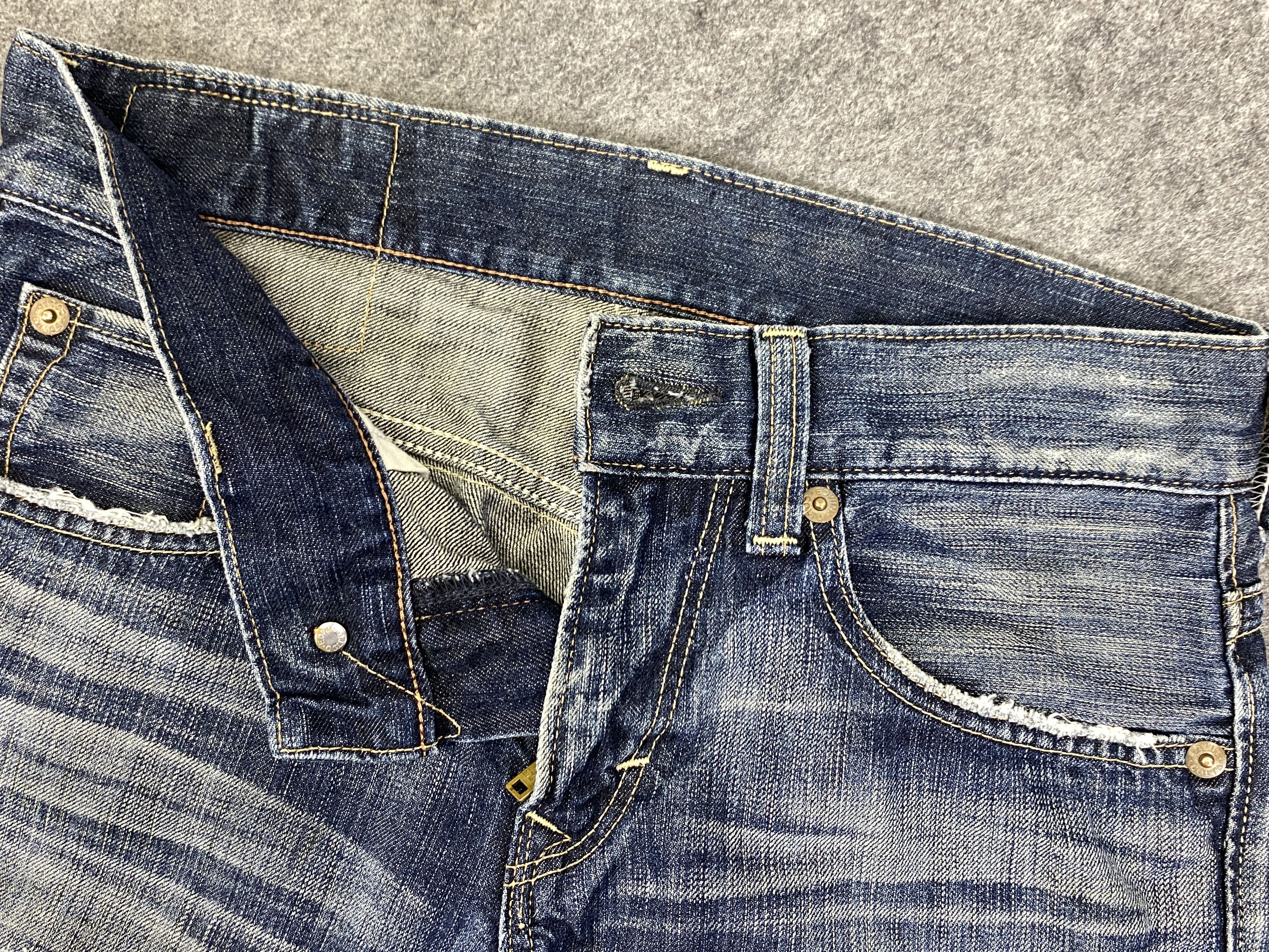 Edwin EDWIN BLUE TRIP VINTAGE FLARE DISTRESSED JEANS 31x31- JN3251 Size US 31 - 7 Thumbnail