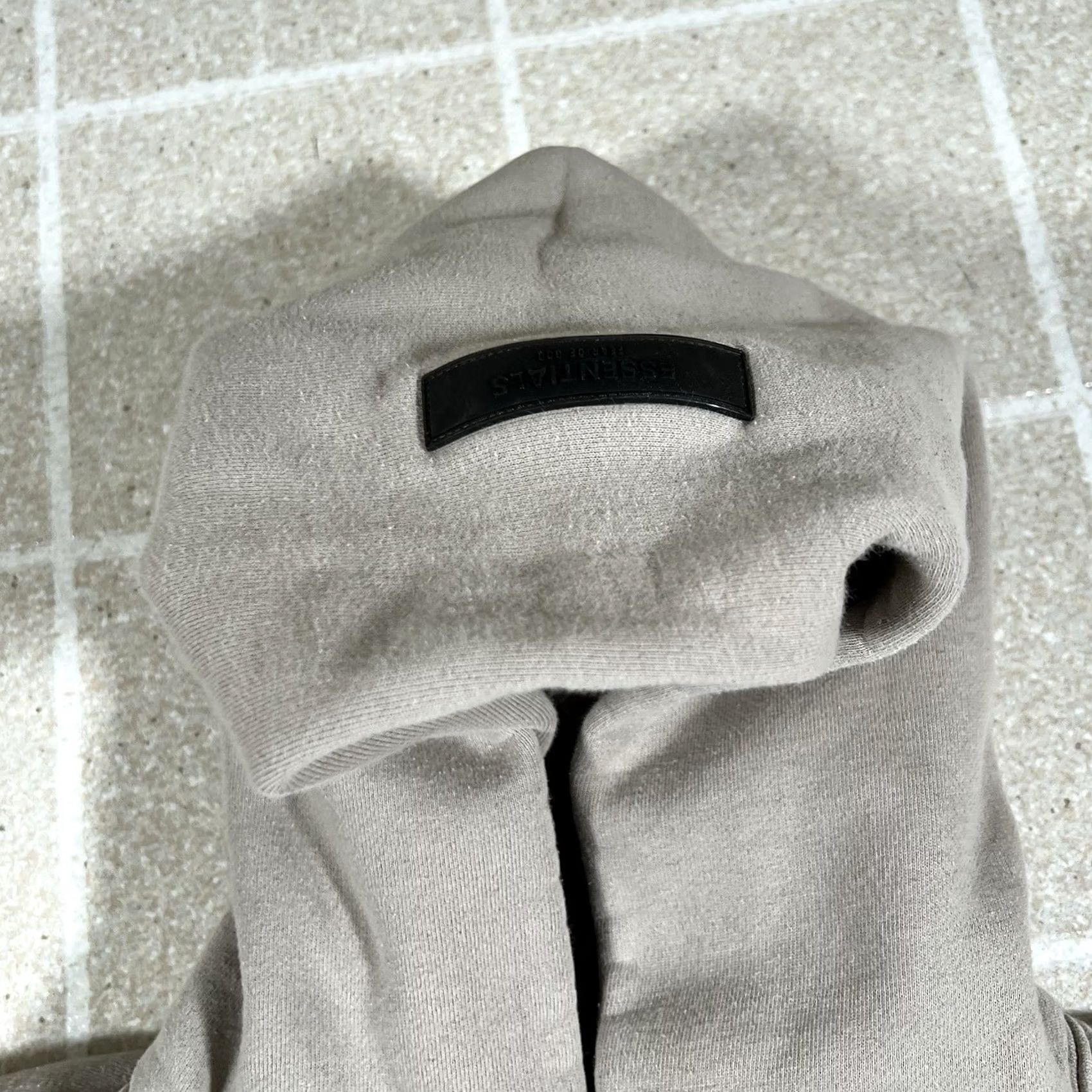 Fear of God Fear of God Essentials Hoodie Womens Size S Pullover Beige Activewear Pit to Pit 22 inches Length 21.5 inches Size S / US 4 / IT 40 - 5 Thumbnail
