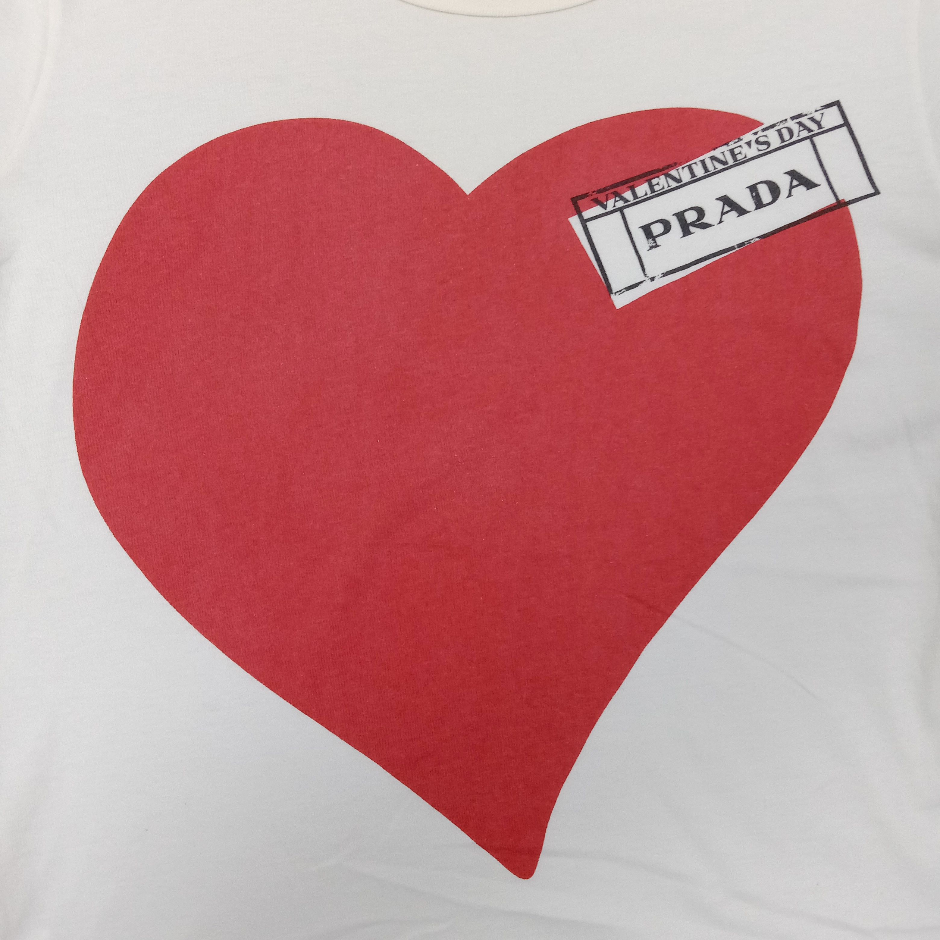 Vintage Prada Italian Brand Love Art Tshirt C259N47 Size US M / EU 48-50 / 2 - 2 Thumbnail