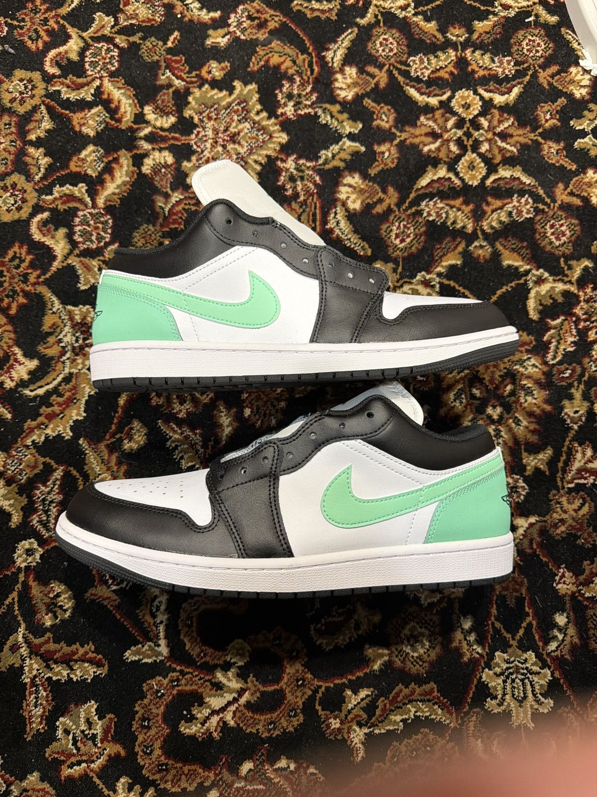 Nike Nike air jordan low size 11 mint green Size US 11 / EU 44 - 1 Thumbnail