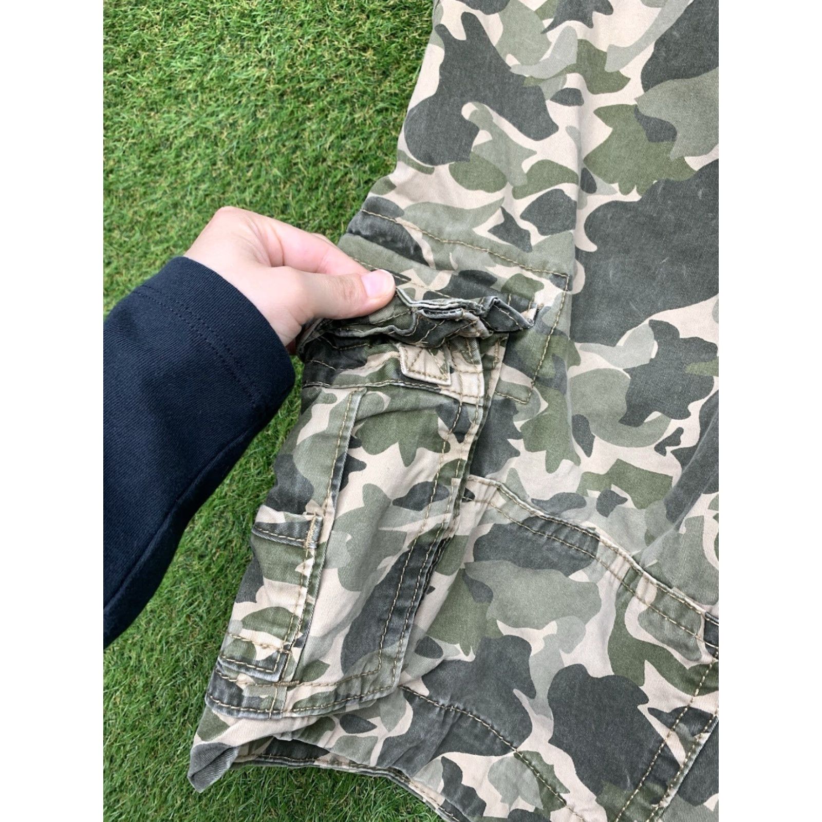 Vintage Aeropostale Cargo Shorts Mens 32 Army Green Camo Y2K Skater Grunge 90s Size US 32 / EU 48 - 4 Thumbnail