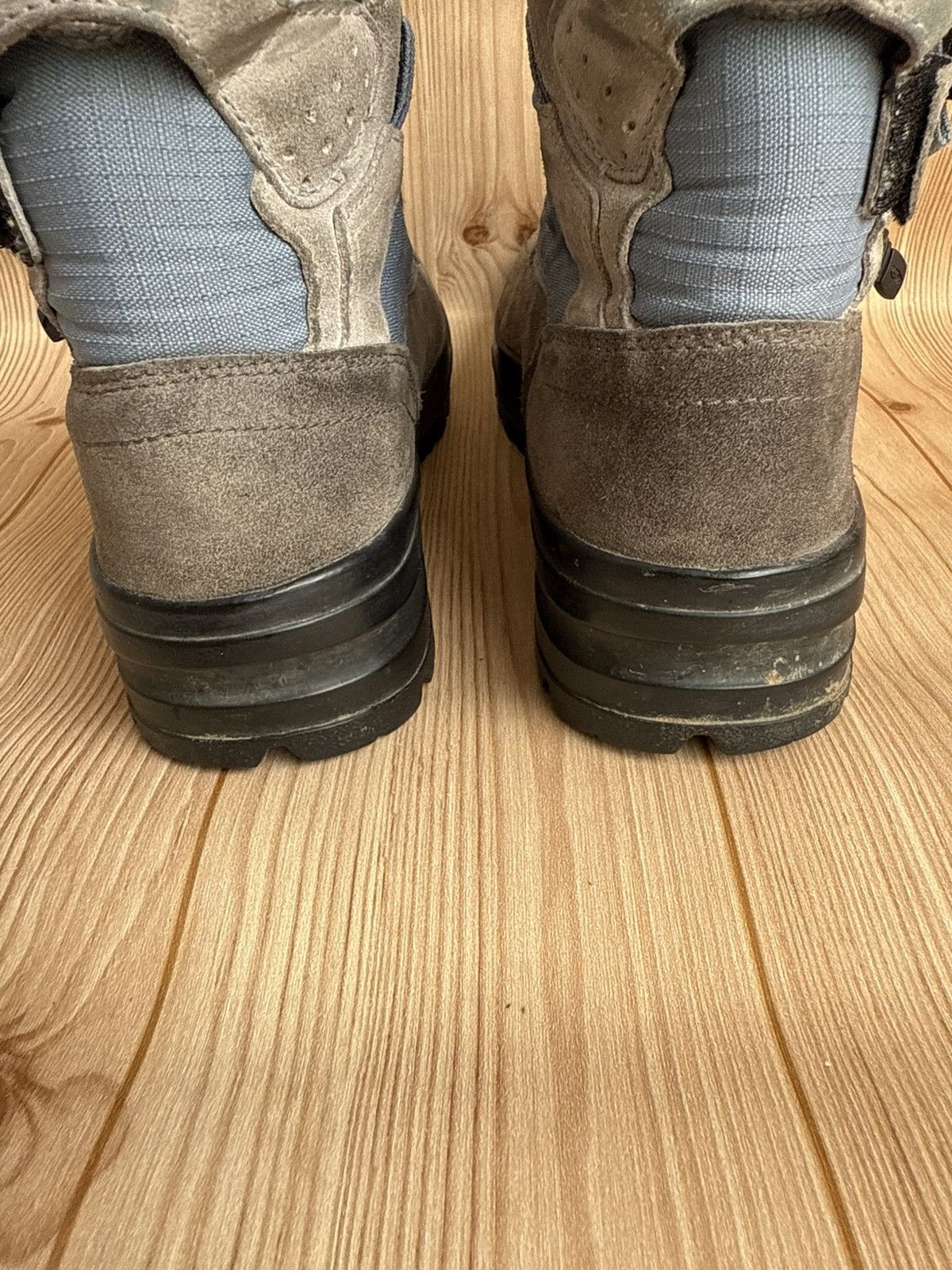 Salomon Adventure 7 hiking boots Size US 8 / EU 41 - 22 Thumbnail