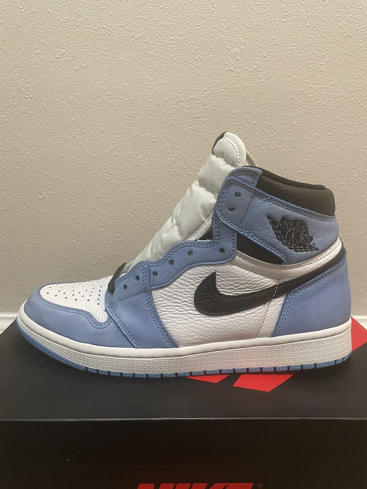 Jordan Brand Jordan 1 ‘University Blue’ Size US 8.5 / EU 41-42 - 1 Thumbnail