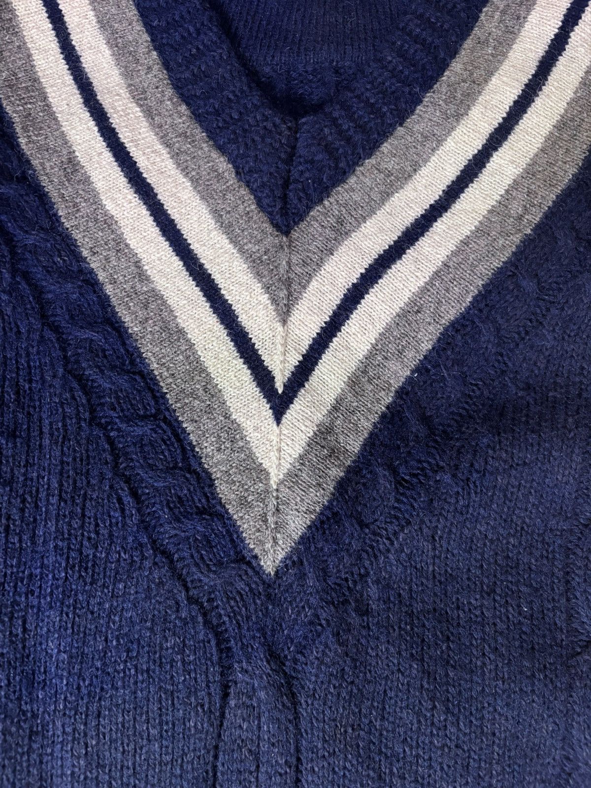 Gap GAP | Vintage Navy V-Neck Wool Sweater, Large Size US L / EU 52-54 / 3 - 3 Thumbnail