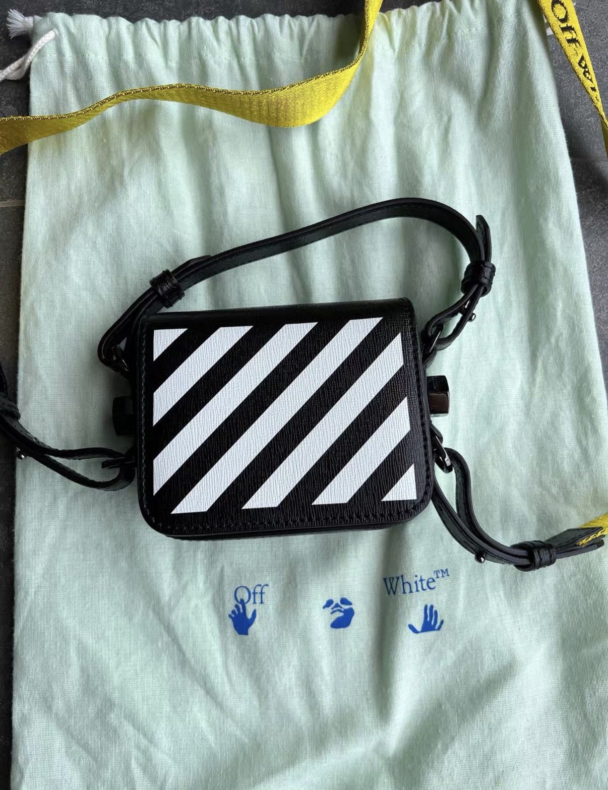 Off-White Off-White Black & White Striped Handbag & Shoulder Bag J42 Size ONE SIZE - 2 Thumbnail