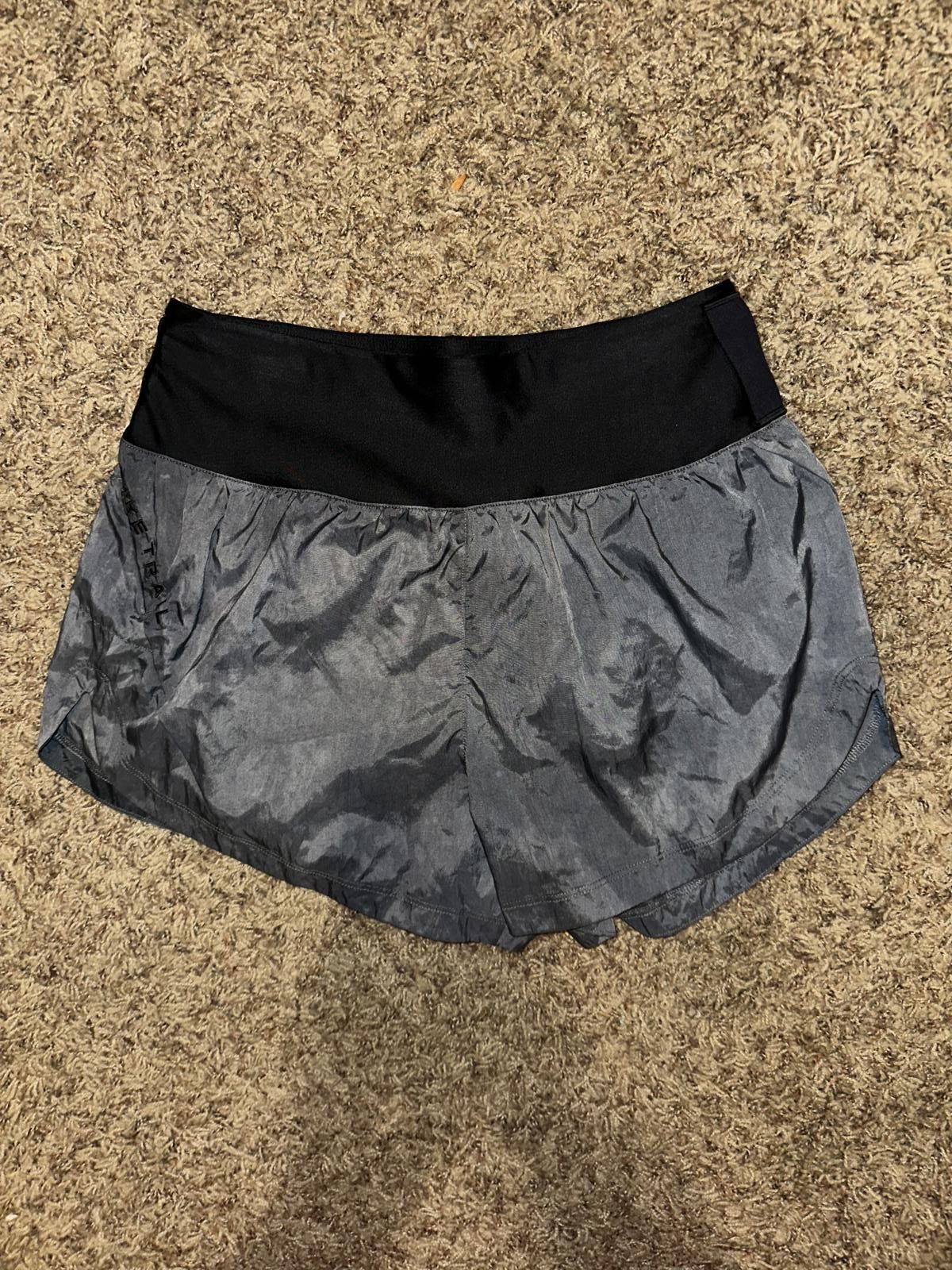 Designer Nike Trail Women's Repel Mid-Rise 3" Brief-Lined Running Shorts Sample Size 28" / US 6 / IT 42 - 1 Thumbnail