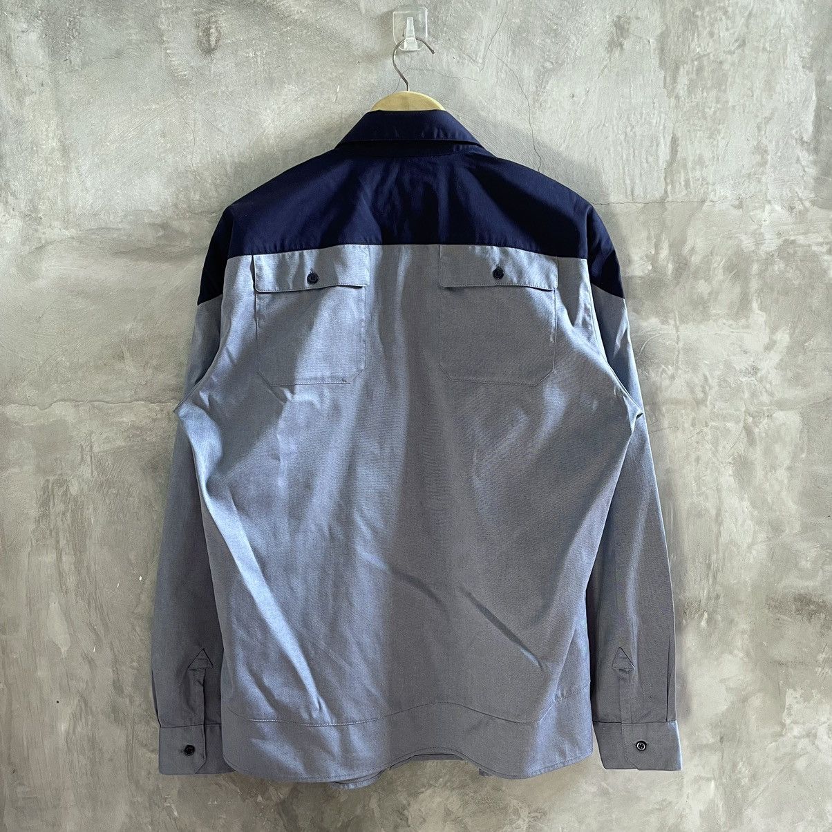 GU × Kim Jones RARE🔥Gu x Kim Jones two pockets at the back Ls Shirt Size US M / EU 48-50 / 2 - 2 Thumbnail