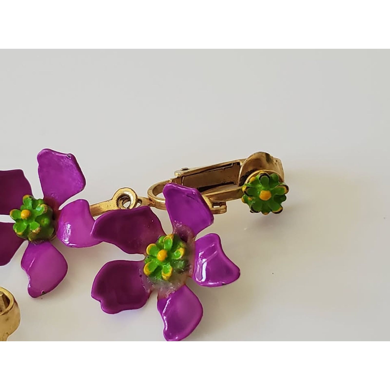 Other Vintage Mid-Century Purple Metal Flower Clip On Earrings Size ONE SIZE - 2 Thumbnail