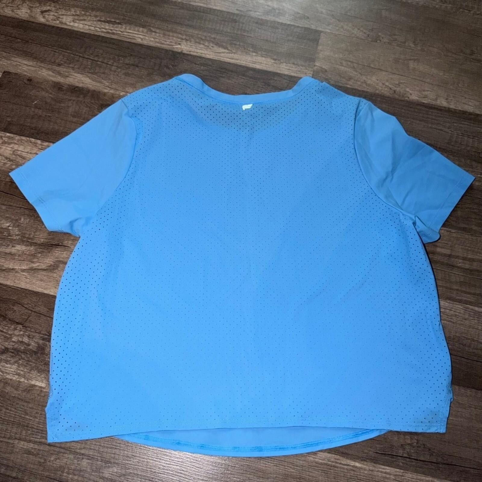 Fabletics Fabletics Blue Mesh Back Short Sleeve Activewear Top Womens Size S / US 4 / IT 40 - 4 Thumbnail