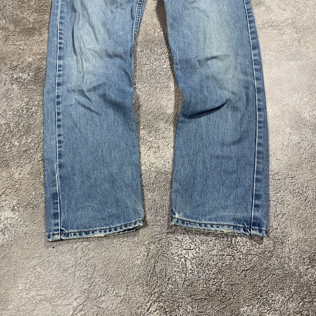 Vintage Vintage 90s Levis Relaxed Fit Faded Jeans Grunge Graphic 32 Size US 32 / EU 48 - 4 Thumbnail