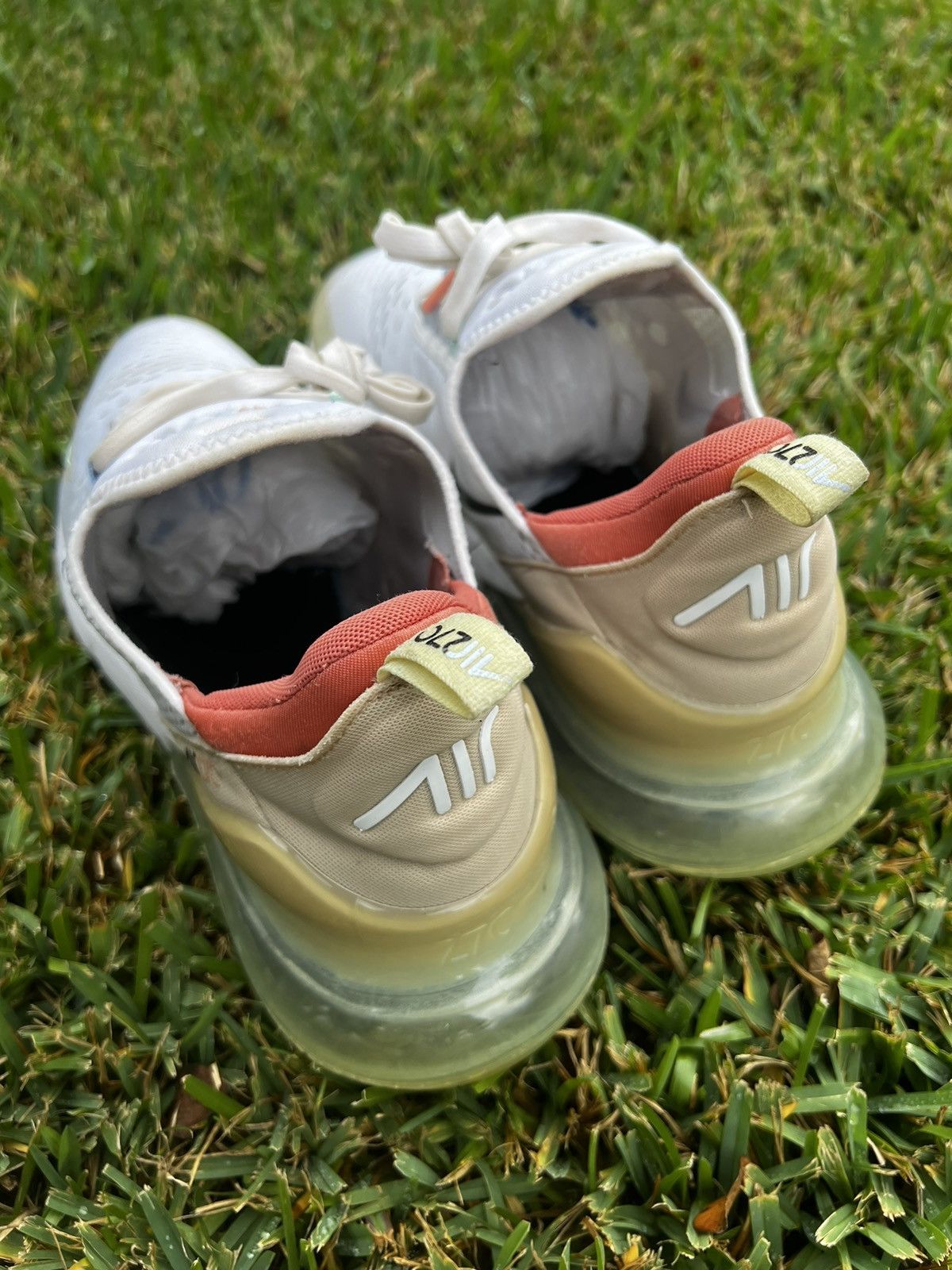 Nike CLEAN Nike Air Max 270 Sanddrift size 15 Running shoes Size US 15 / EU 48 - 7 Thumbnail