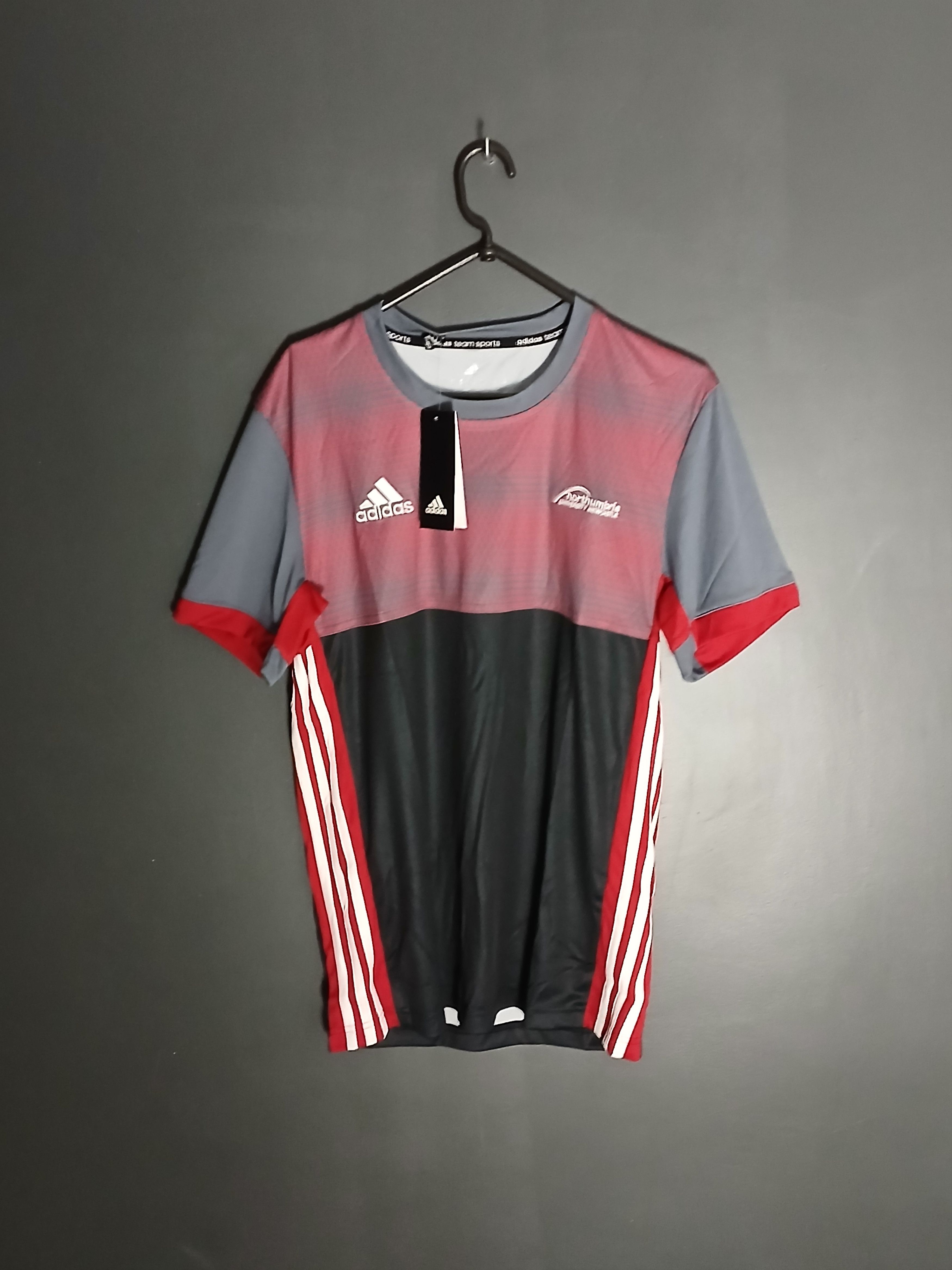 Adidas New Adidas T-Shirt Size US S / EU 44-46 / 1 - 1 Thumbnail