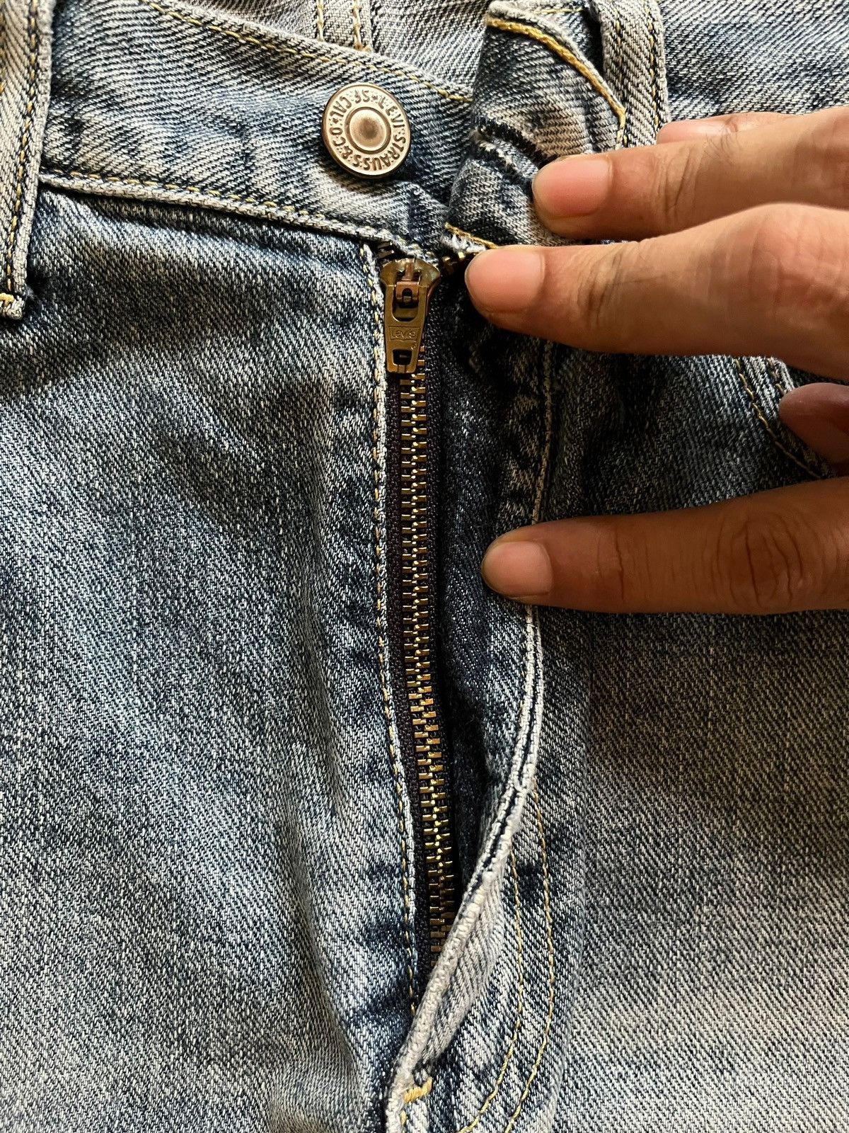 Levi's × Levi's Vintage Clothing Vintage 90s Levis 533 Faded Wash Distressed Loose Jeans Size US 32 / EU 48 - 3 Thumbnail