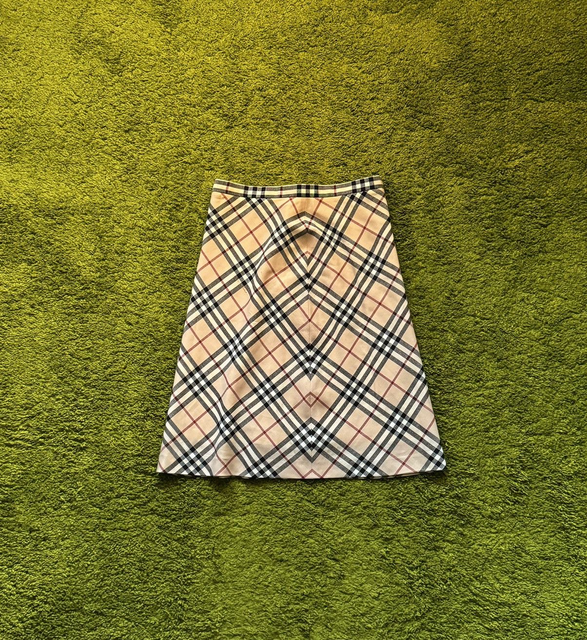 Burberry × Vintage Burberry 2000s vintage iconic nova check wool skirt Size 32" / US 10 / IT 46 - 1 Thumbnail