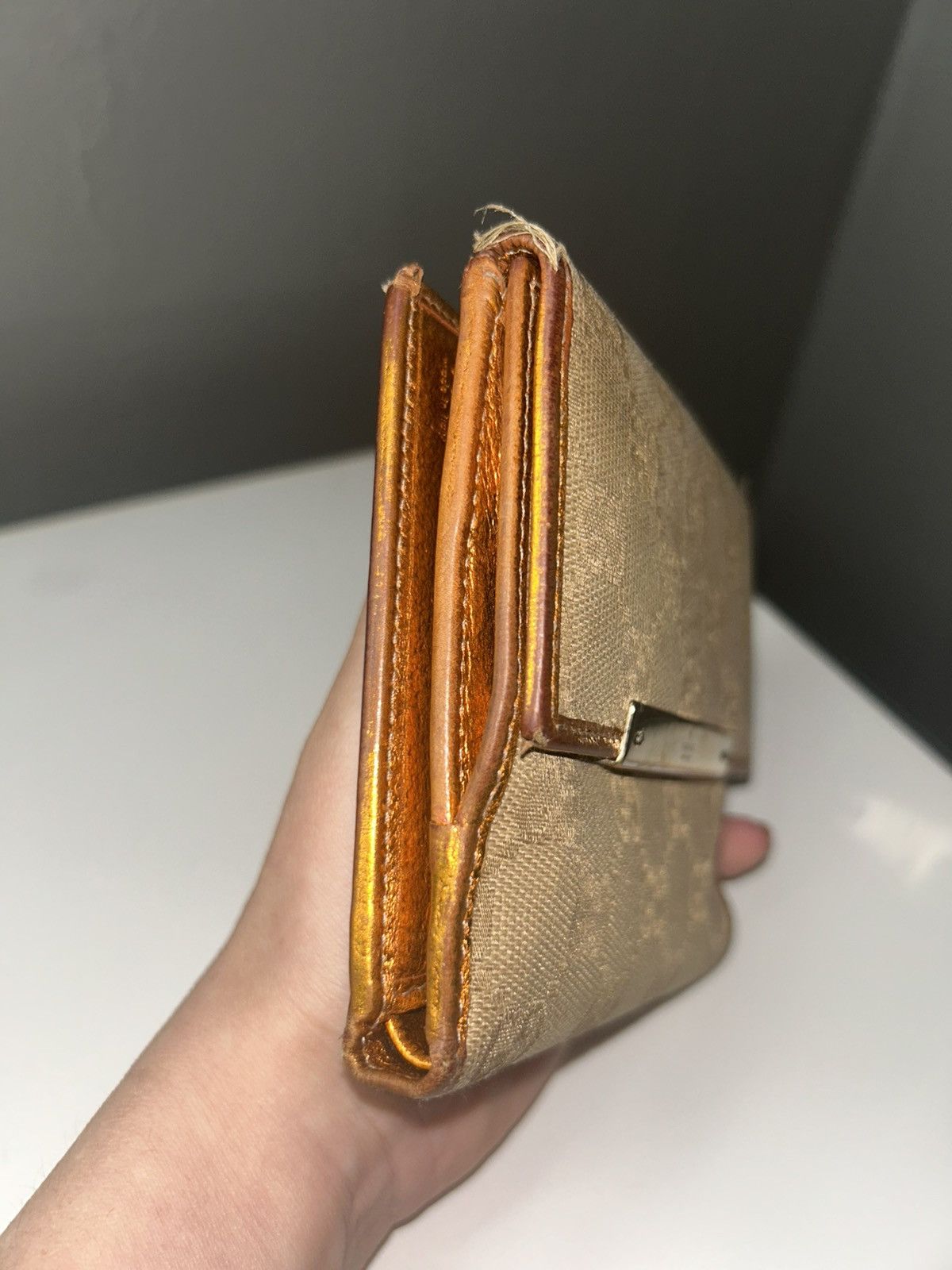 Gucci Gucci GG Compact Wallet w Bronze Interior (project piece) Size ONE SIZE - 13 Thumbnail