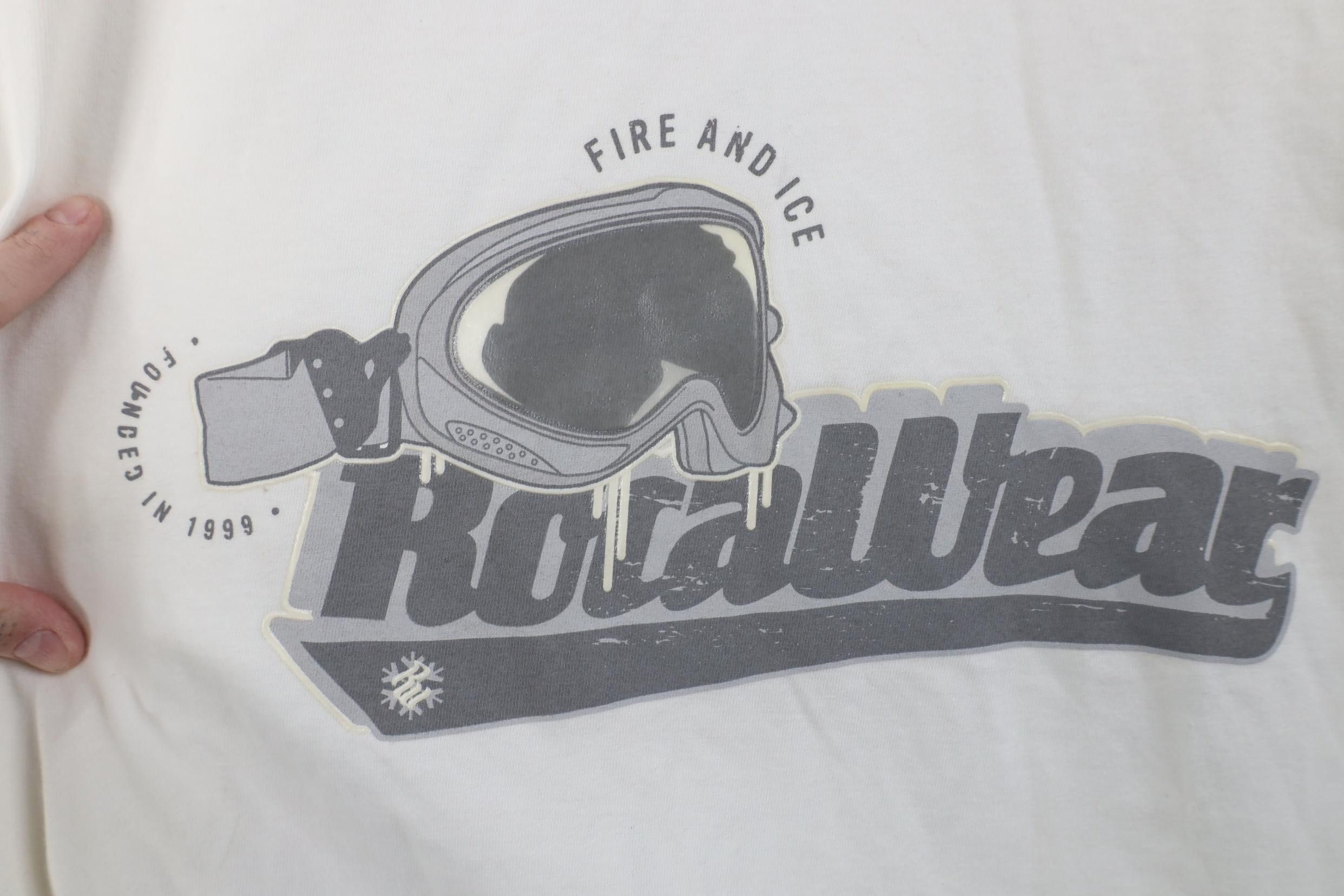 Rocawear Deadstock Vintage Y2K Rocawear Fire and Ice Goggles T-Shirt Size US XL / EU 56 / 4 - 4 Thumbnail