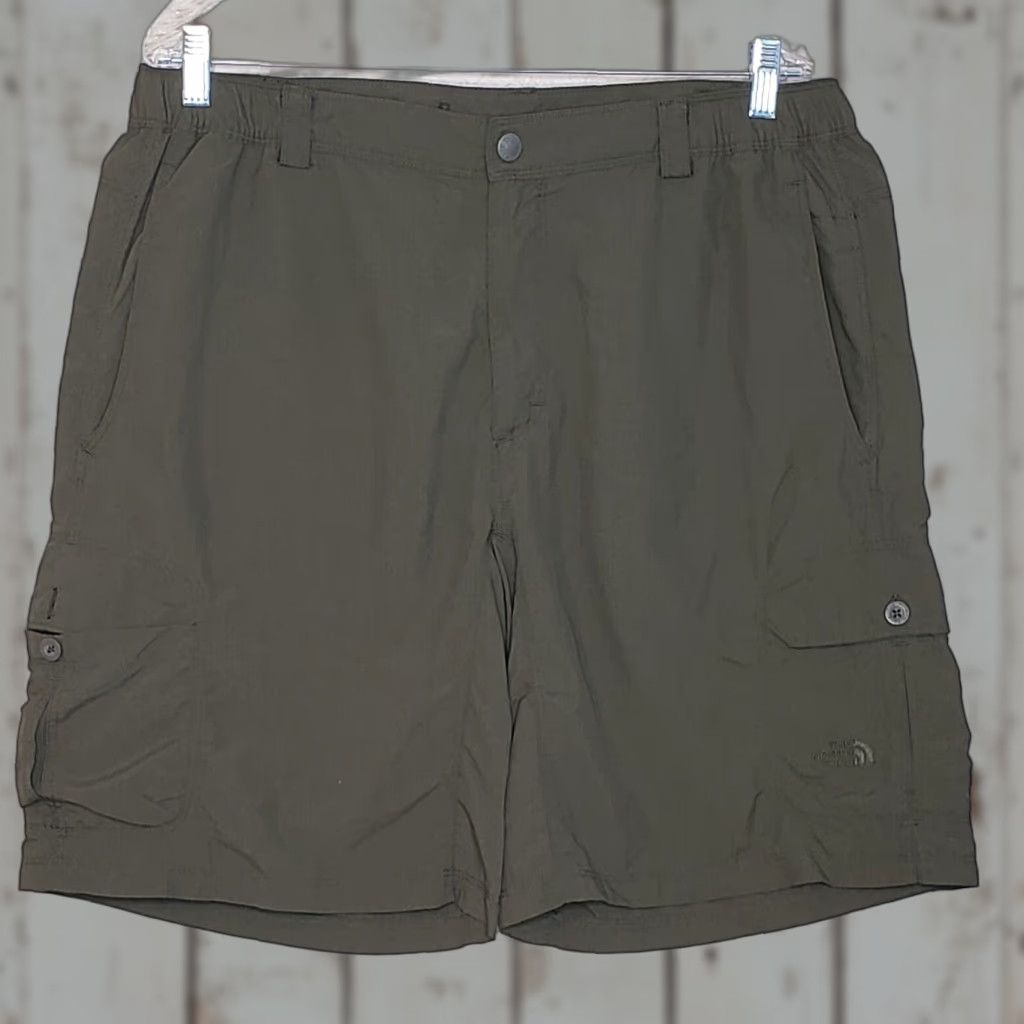The North Face The North Face Mens Shorts Large Green Cargo Pocket Elastic Waist Moisture Wick Size US 33 - 1 Thumbnail
