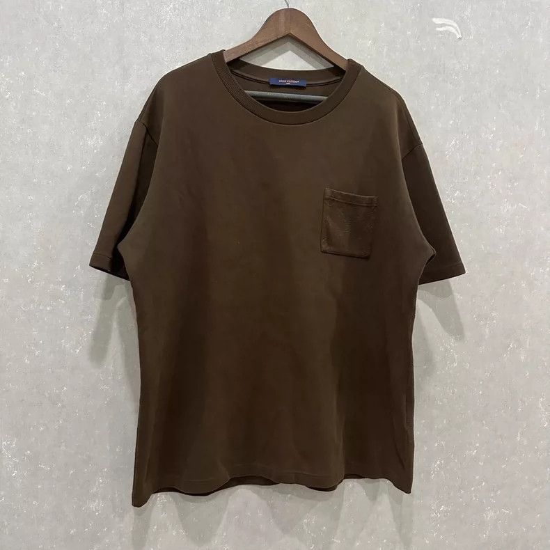 Louis Vuitton Louis Vuitton size 4l Short sleeves with logo on the back Size US M / EU 48-50 / 2 - 3 Thumbnail