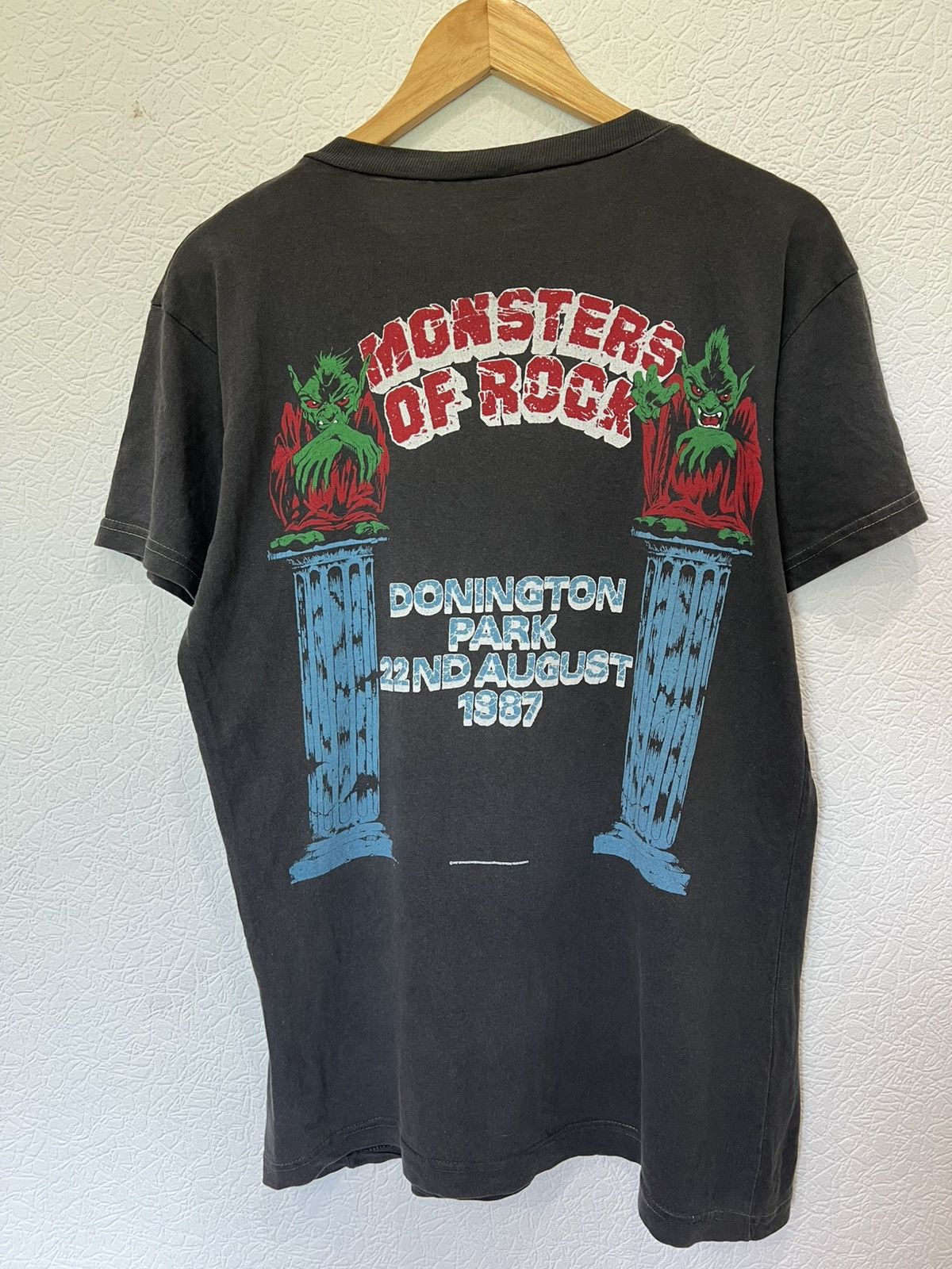 Band Tees Monsters Of Rock 1987 Bon Jovi Vintage Large Print T-shirt Size US L / EU 52-54 / 3 - 2 Thumbnail
