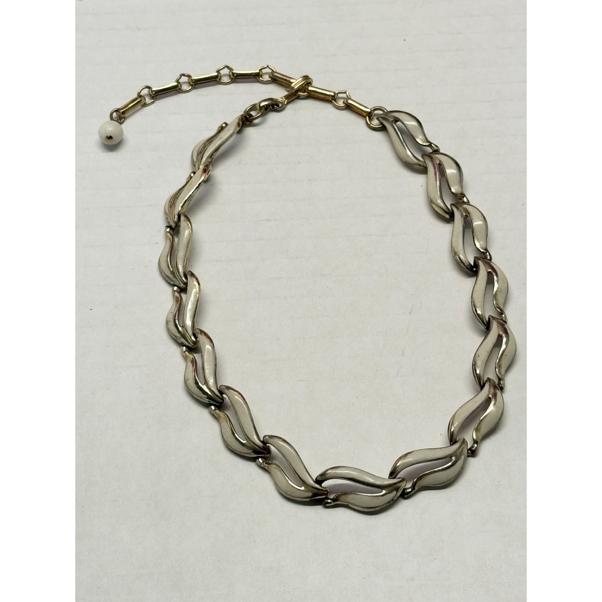 Vintage Vintage white enamel metal necklace Size ONE SIZE - 3 Thumbnail