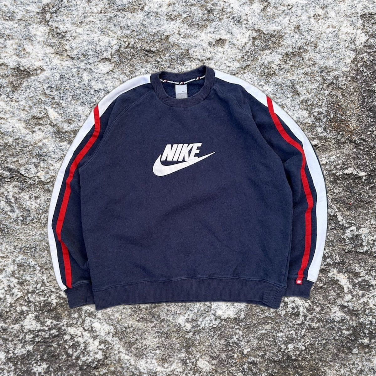 Nike Nike Crewneck College Navy Red White boxyfit vintage 90s 80s Size US S / EU 44-46 / 1 - 1 Thumbnail