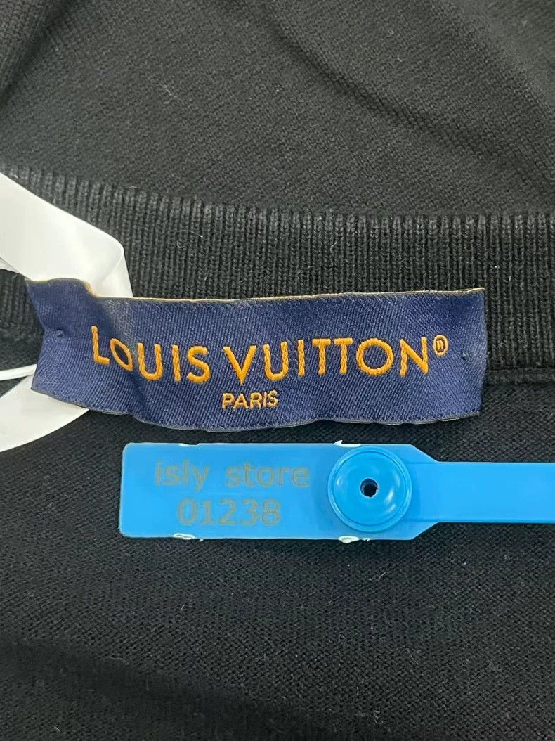 Louis Vuitton Louis Vuitton size 4l T-Shirt with Short Sleeves and Round Size US M / EU 48-50 / 2 - 5 Thumbnail