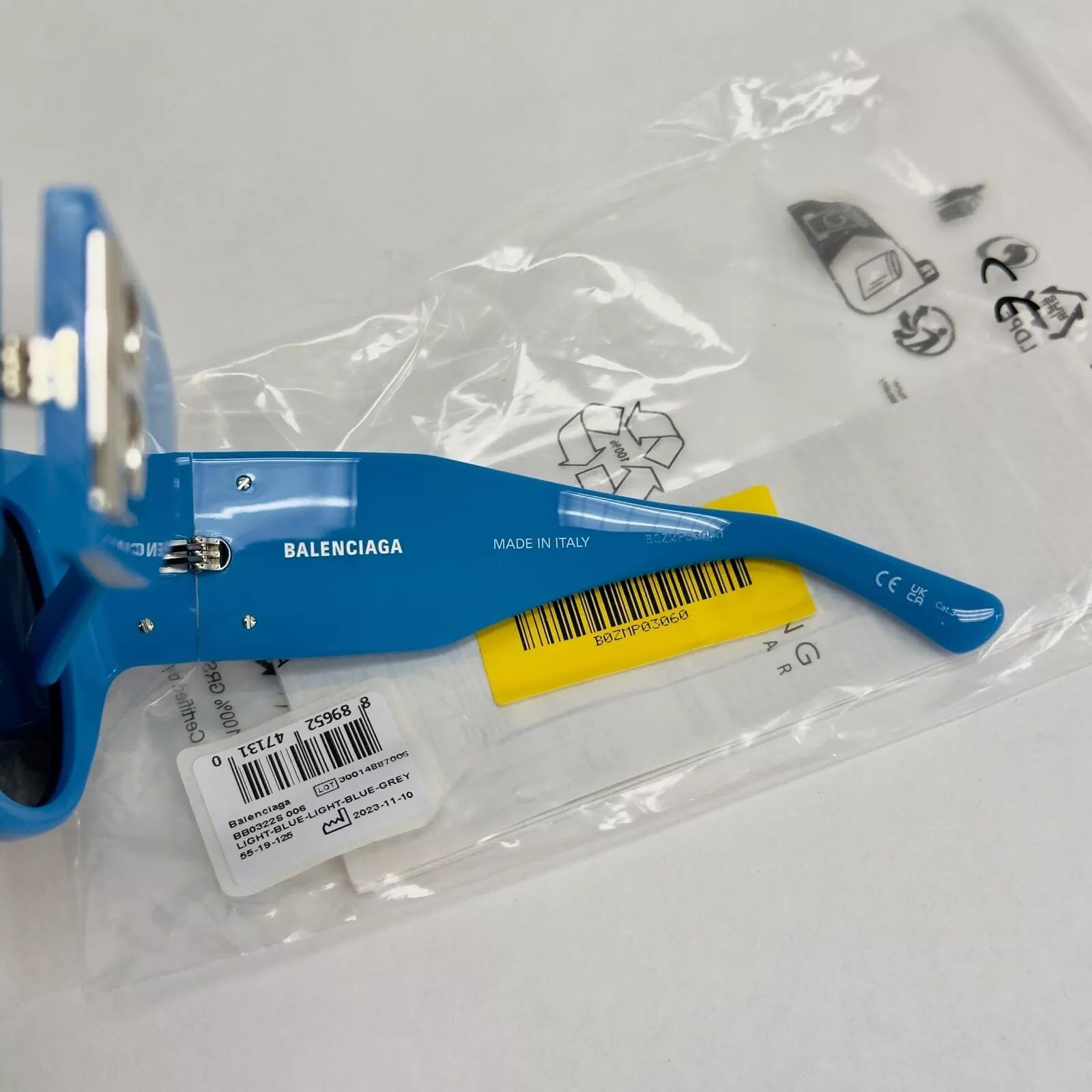 Balenciaga BALENCIAGA BOSSY Cat 0322 Blue Fashion Sunglass BB0322S 006 Size ONE SIZE - 9 Thumbnail