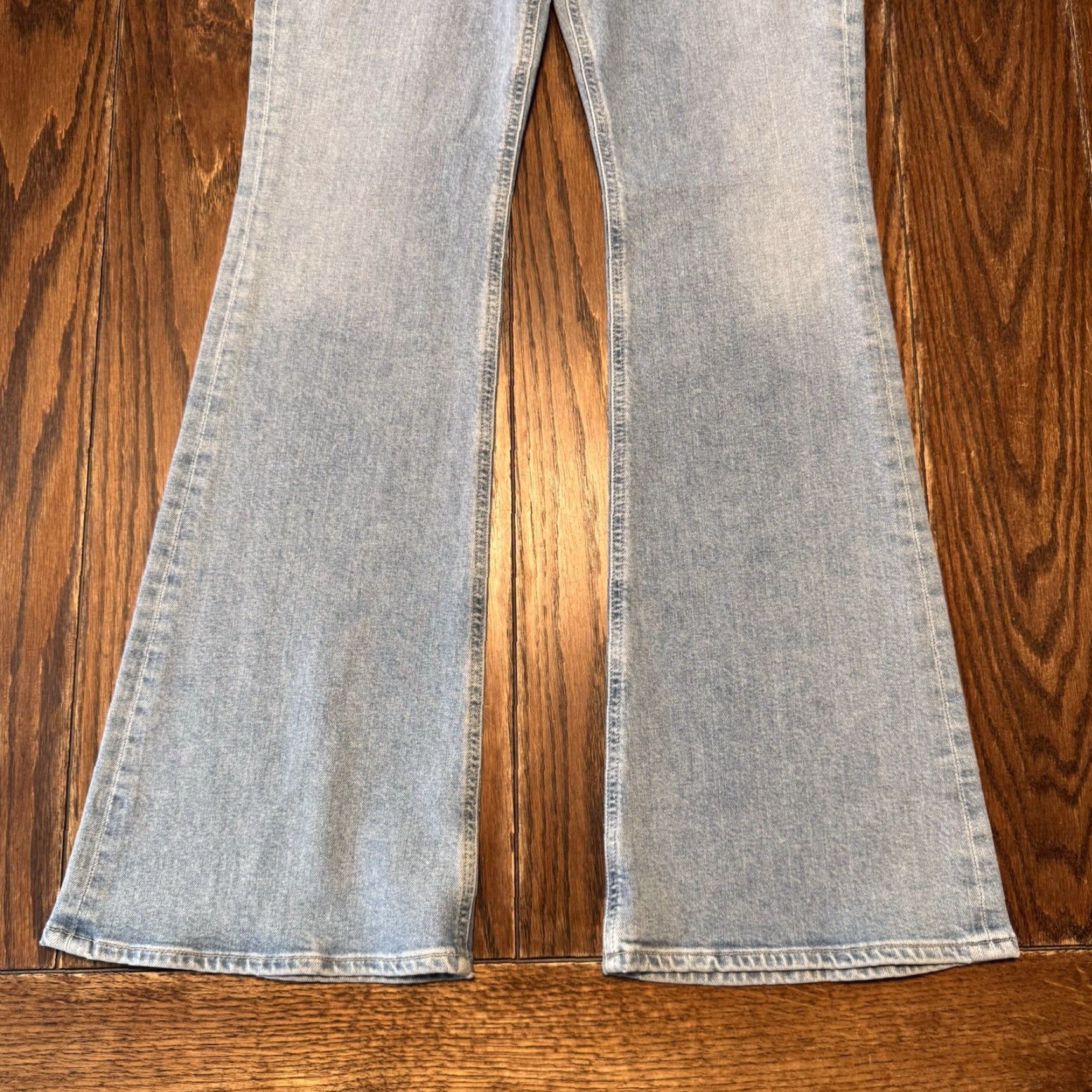 Citizens Of Humanity Citizen’s of Humanity Jeans Isola Size 26 Flared Blue Pegasus Light Wash New Size 26" / US 2 / IT 38 - 2 Thumbnail